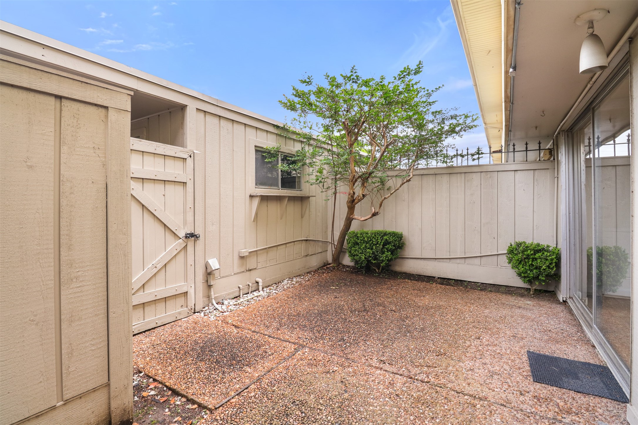 6332 Chevy Chase Drive 16 Property Photo 20