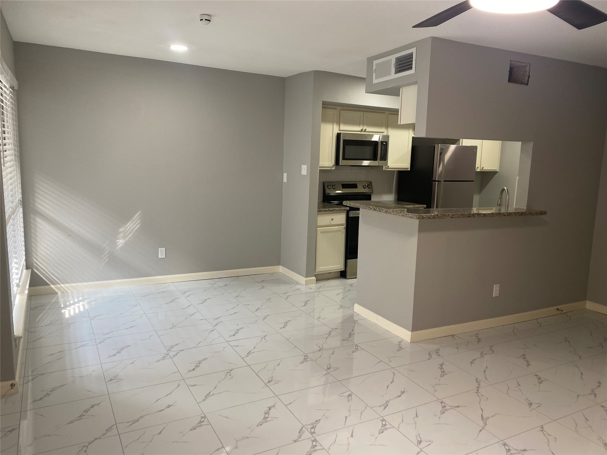 6633 W Airport Boulevard 1304 Property Photo 3