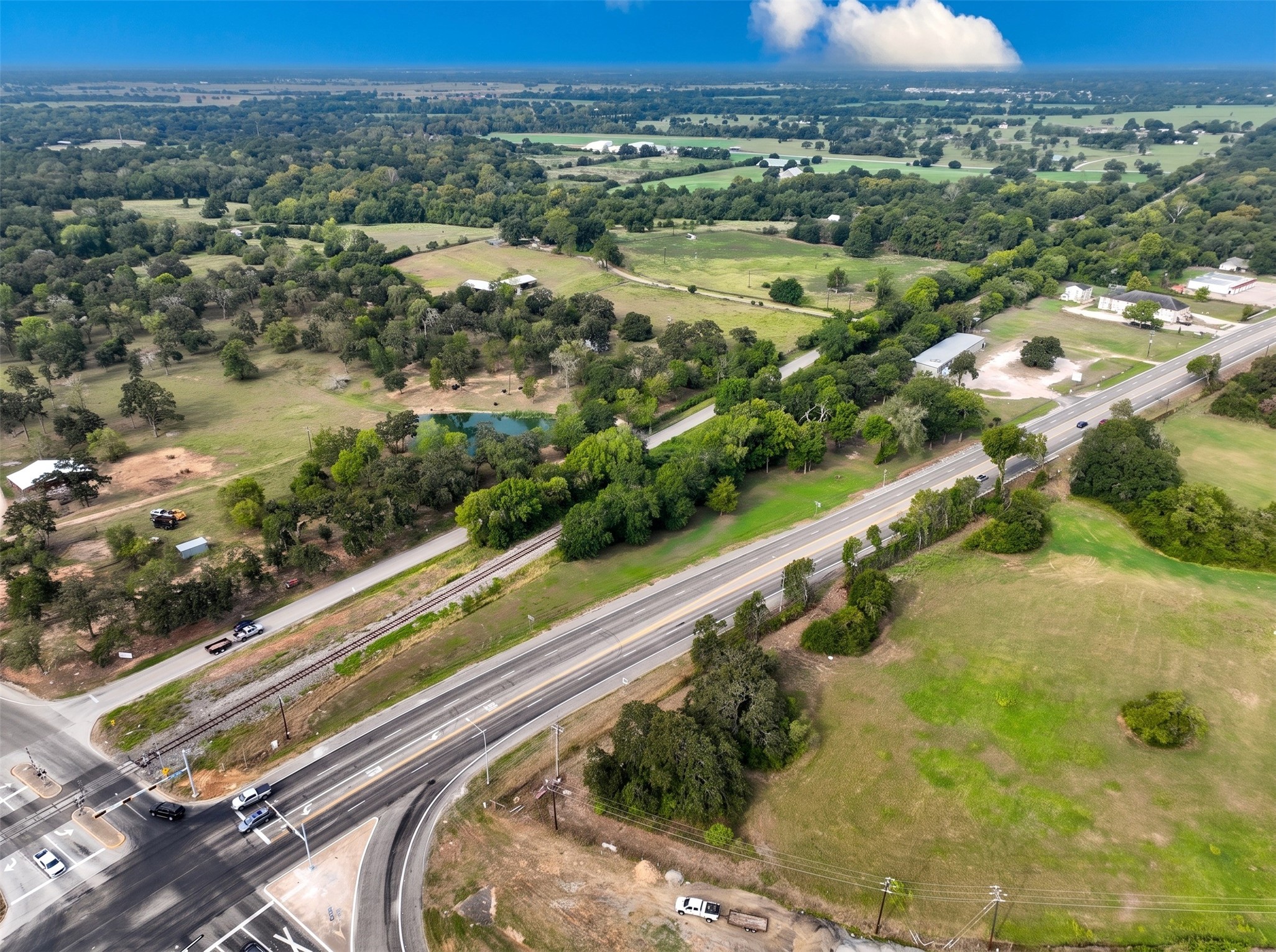 47921 Highway 290 Bus Property Photo 2
