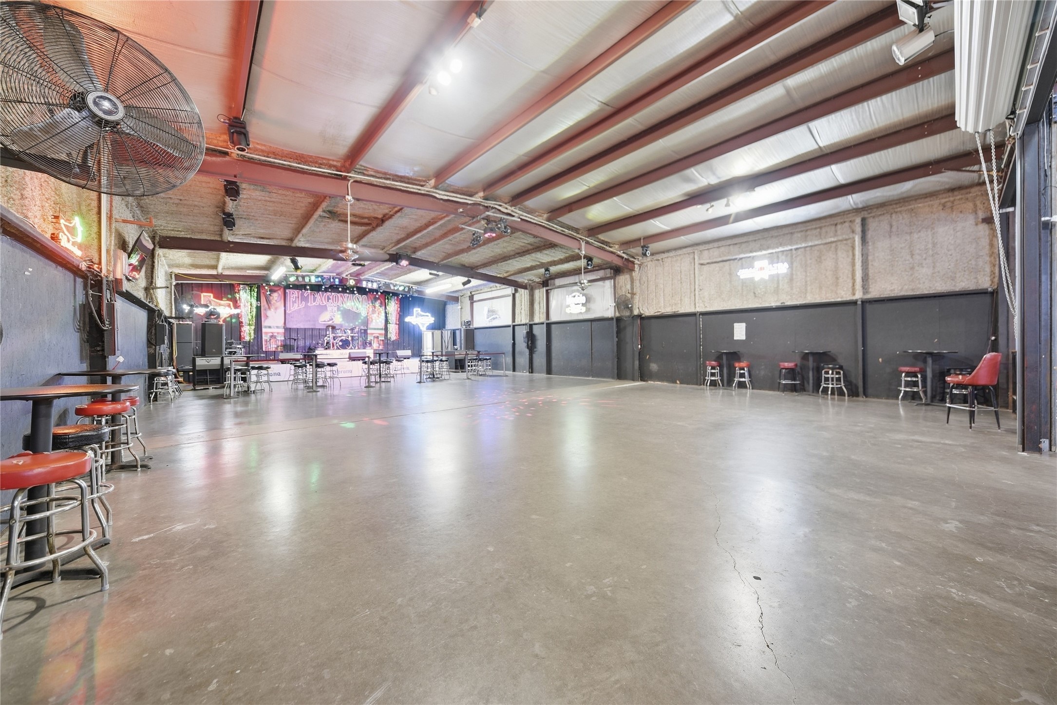 47921 Highway 290 Bus Property Photo 14