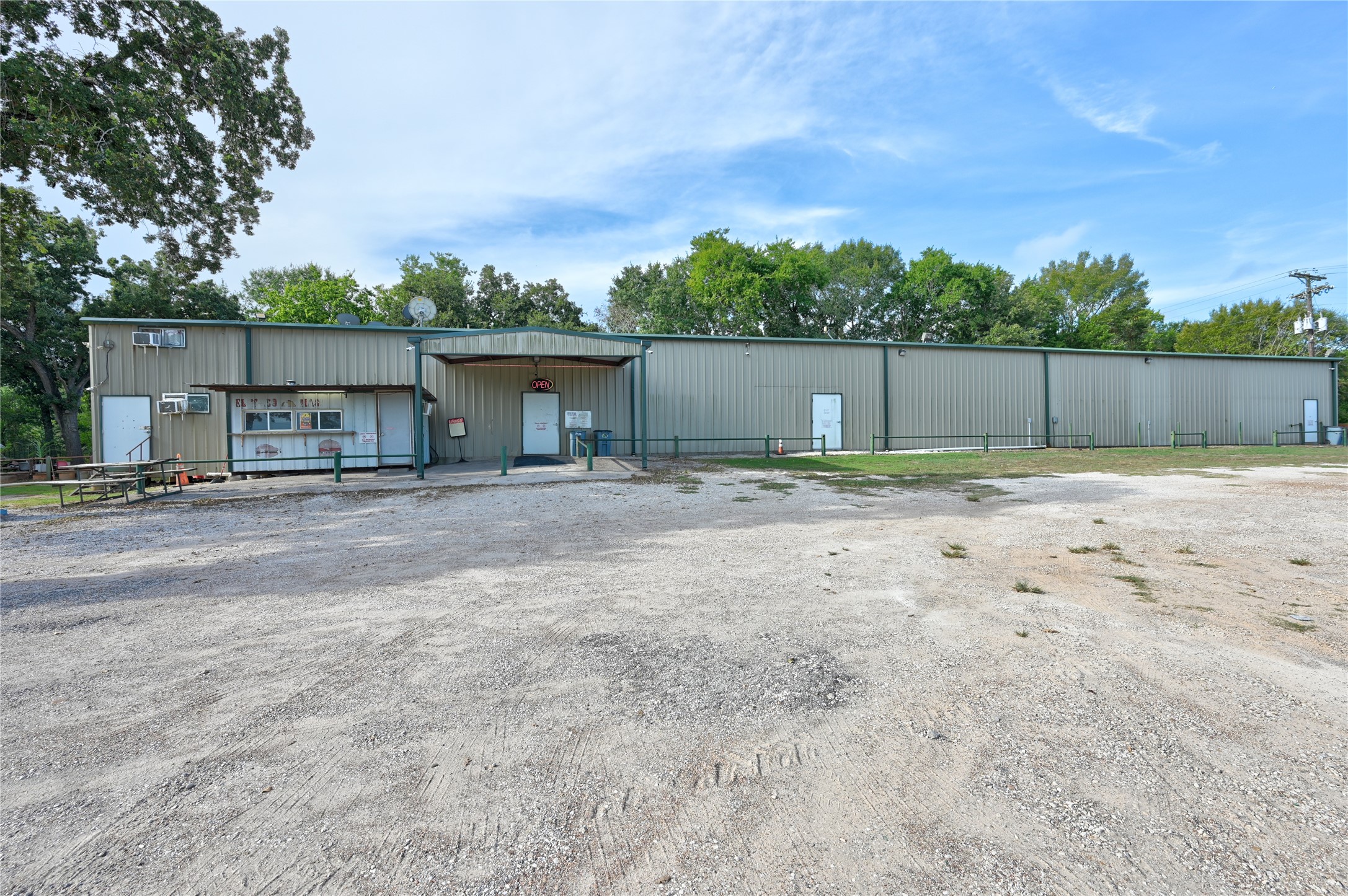 47921 Highway 290 Bus Property Photo 15