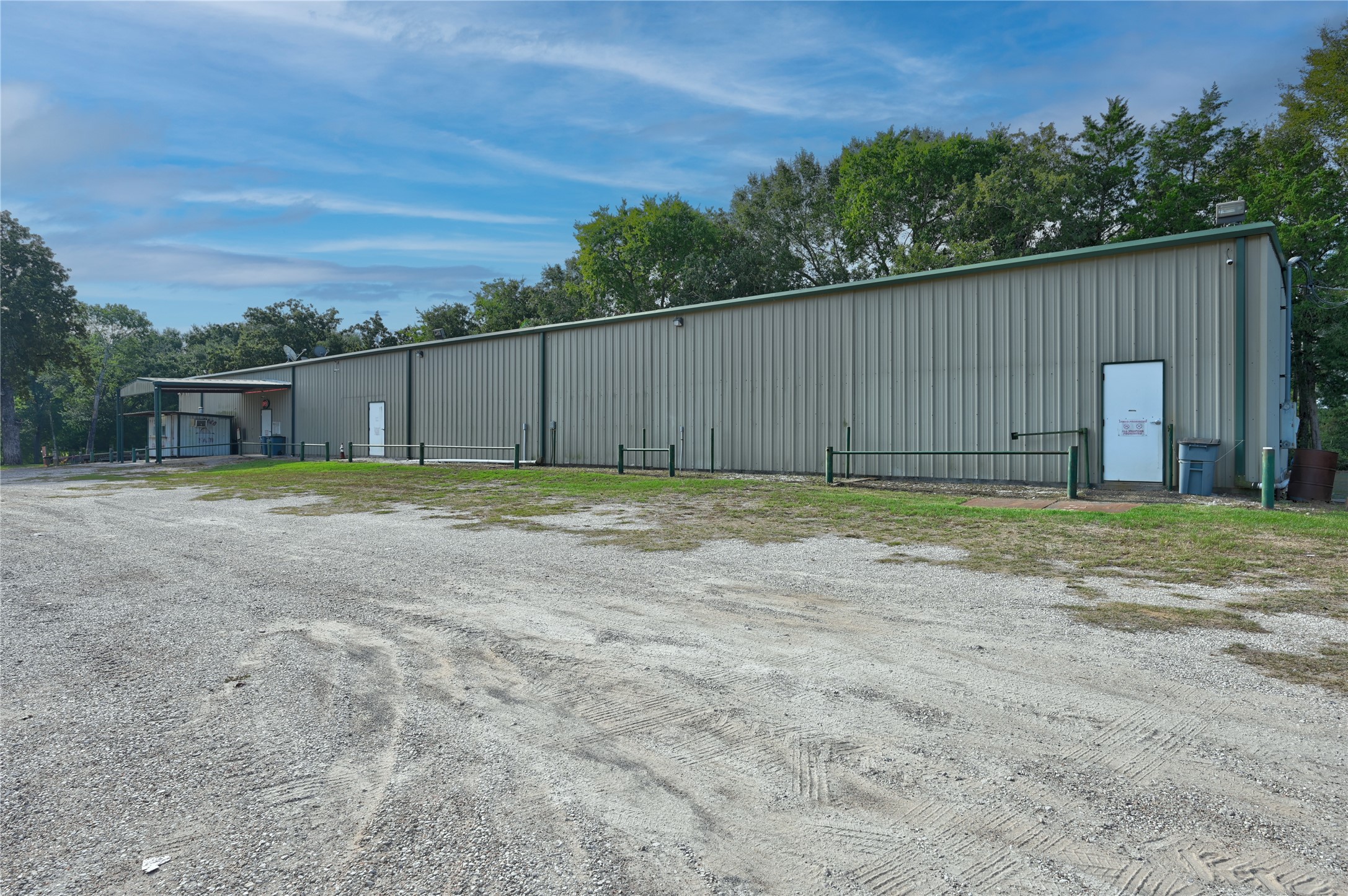 47921 Highway 290 Bus Property Photo 16