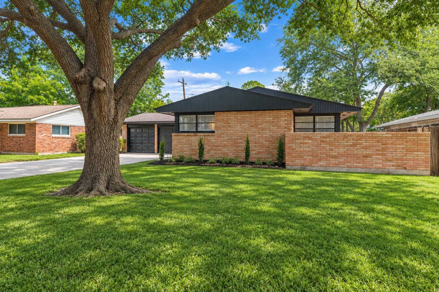 2303 Willowby Property Photo 2