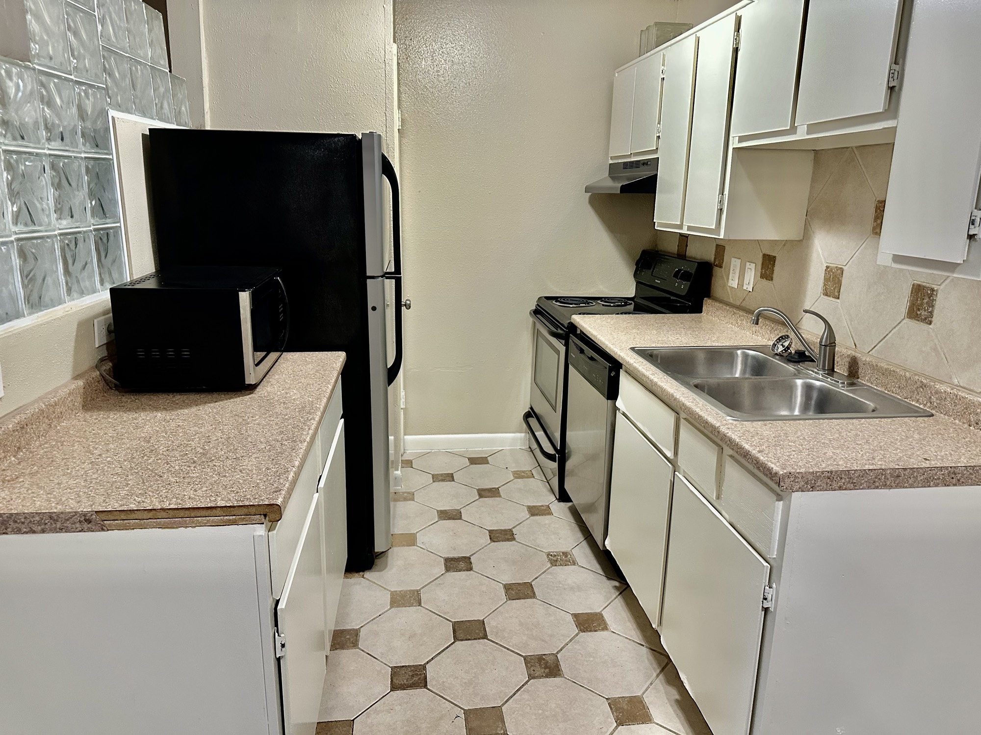 2750 Holly Hall Street 703 Property Photo 8