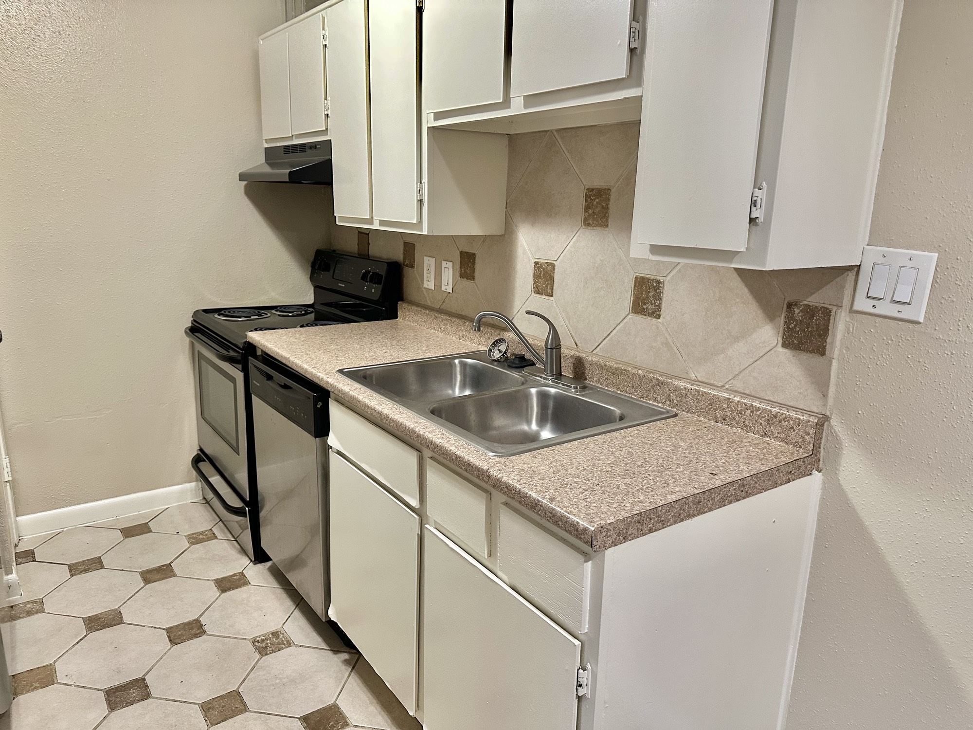 2750 Holly Hall Street 703 Property Photo 10
