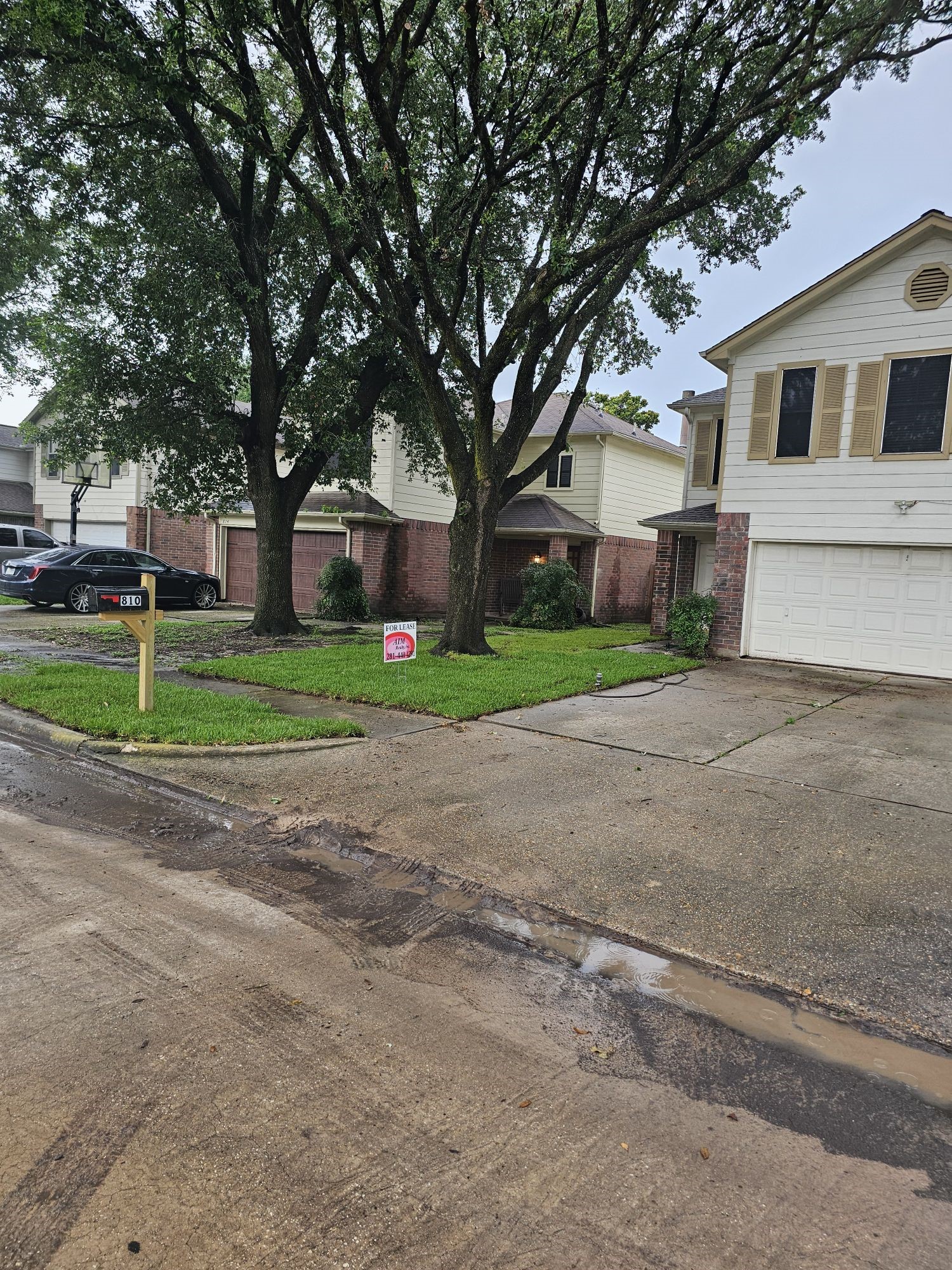 810 Oak West Drive Property Photo 1