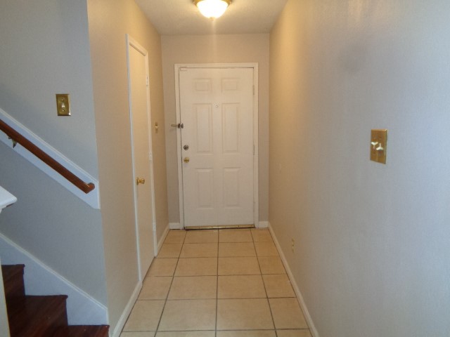 810 Oak West Drive Property Photo 4