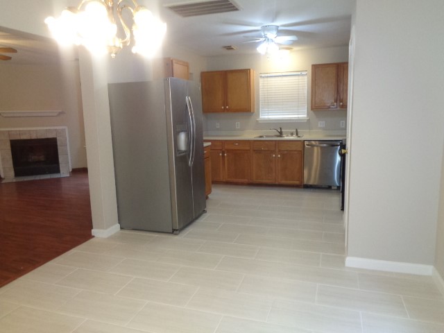 810 Oak West Drive Property Photo 14