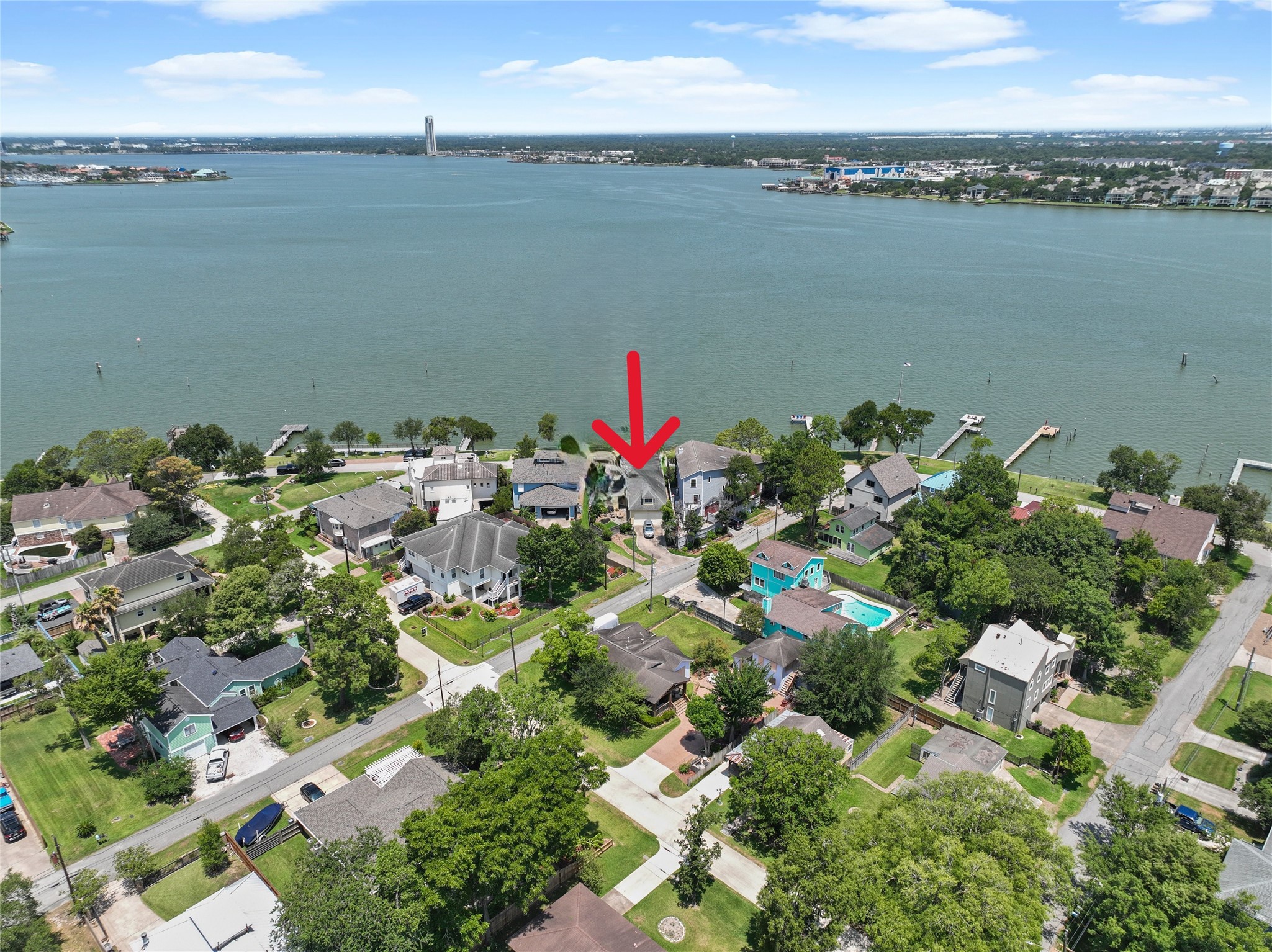 1207 N Shore Drive Property Photo 4