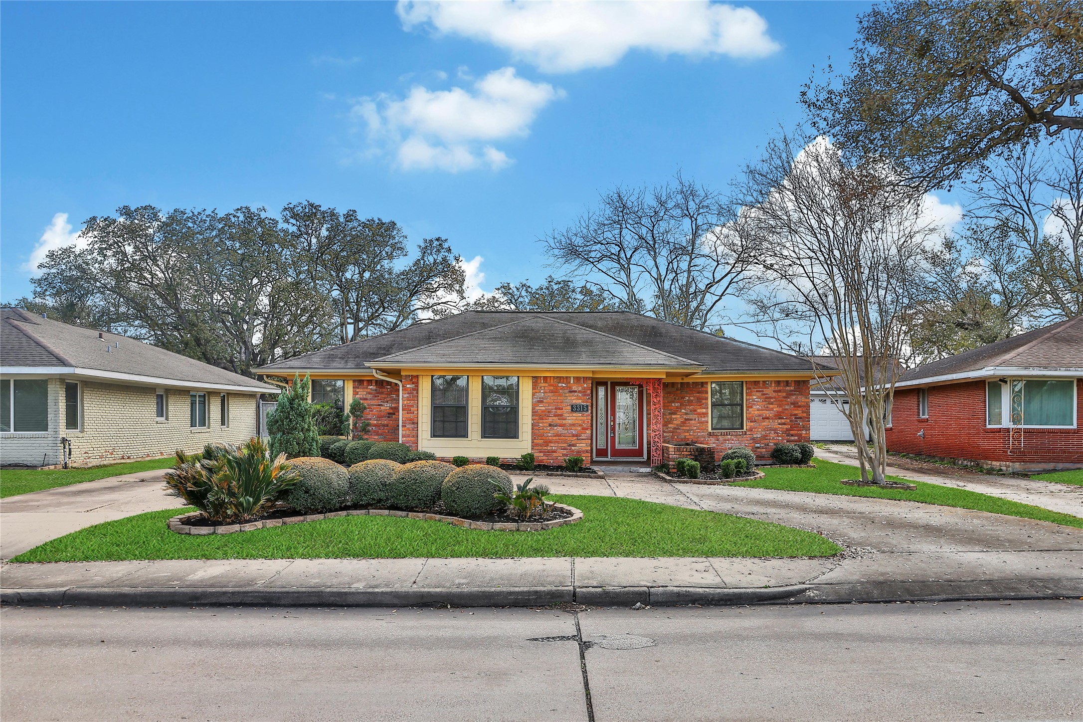 3315 S Braeswood Boulevard Property Photo 1