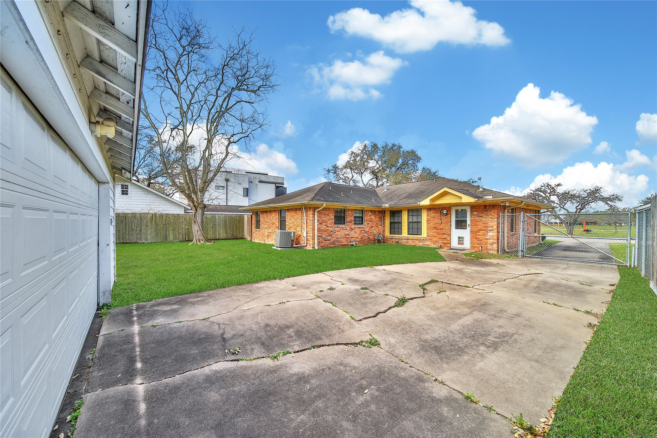 3315 S Braeswood Boulevard Property Photo 5