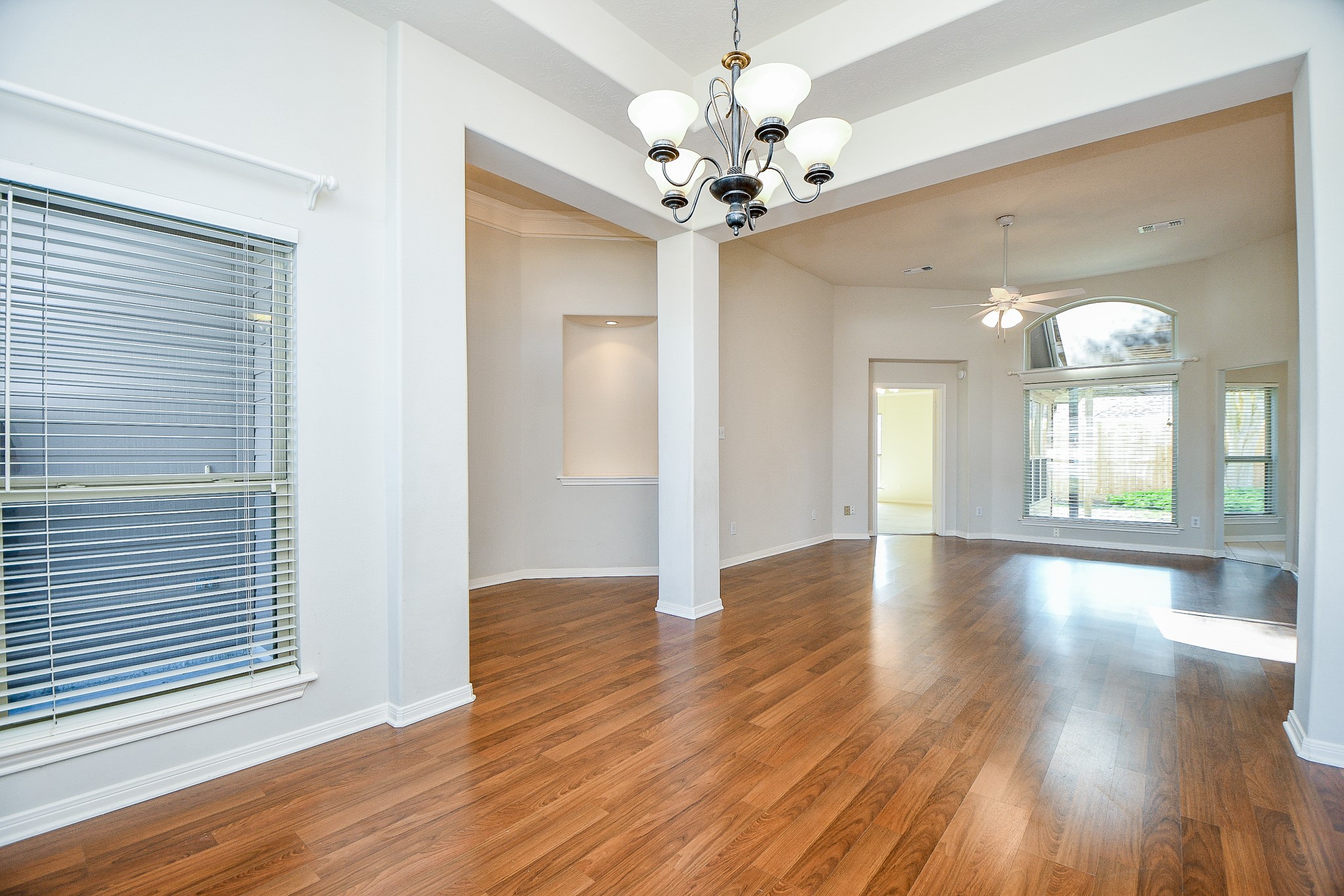 1816 Oak Lodge Drive Property Photo 4