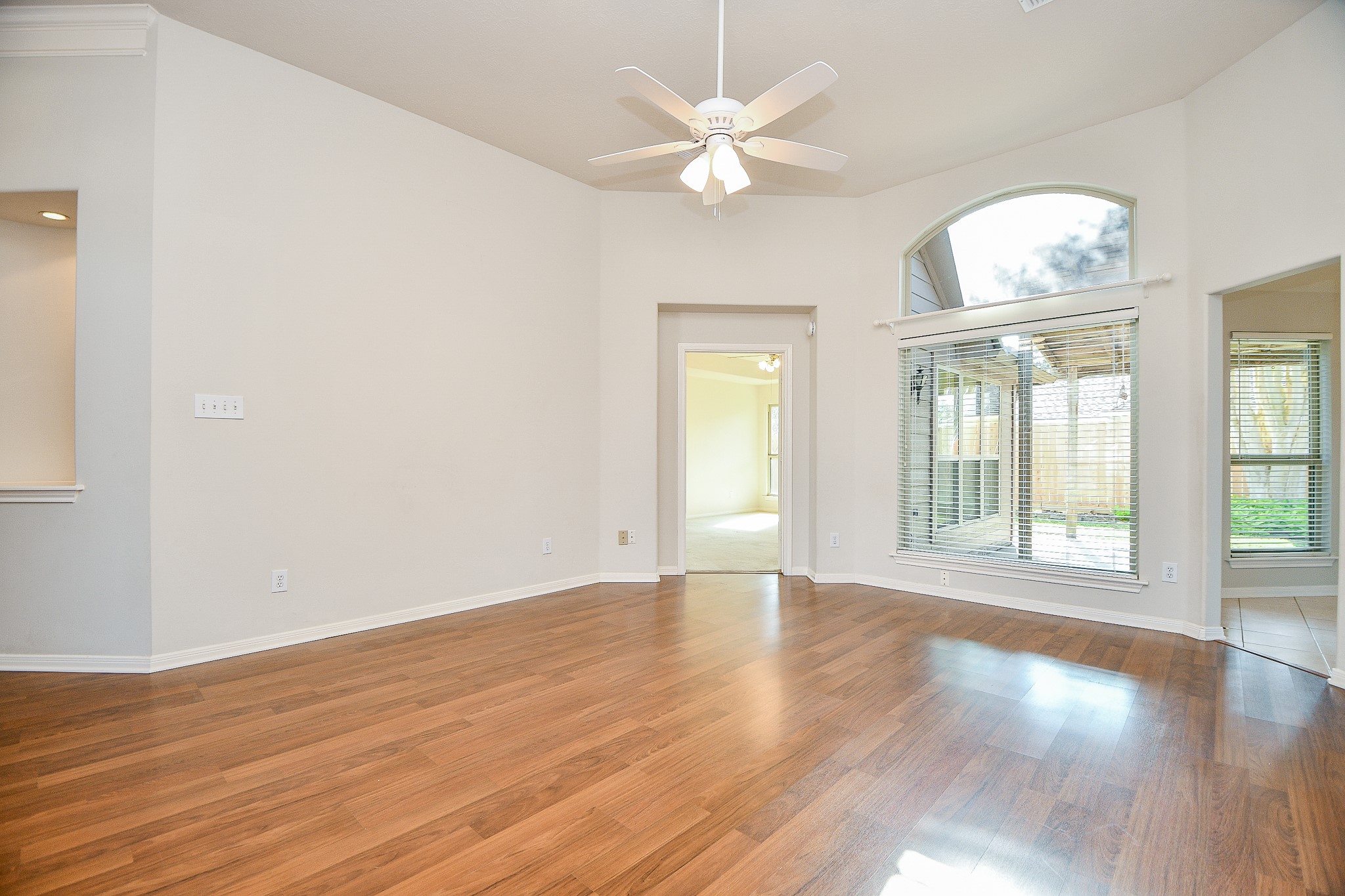 1816 Oak Lodge Drive Property Photo 5
