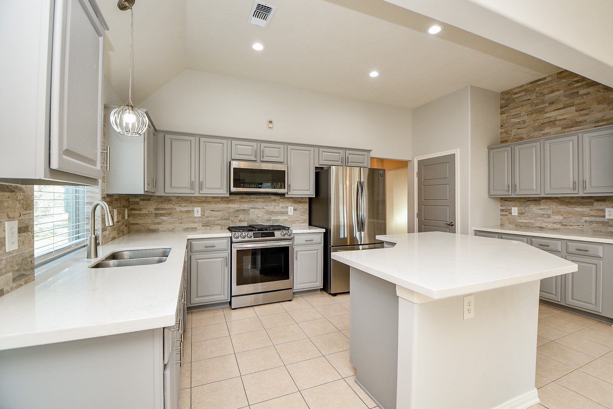 1816 Oak Lodge Drive Property Photo 10