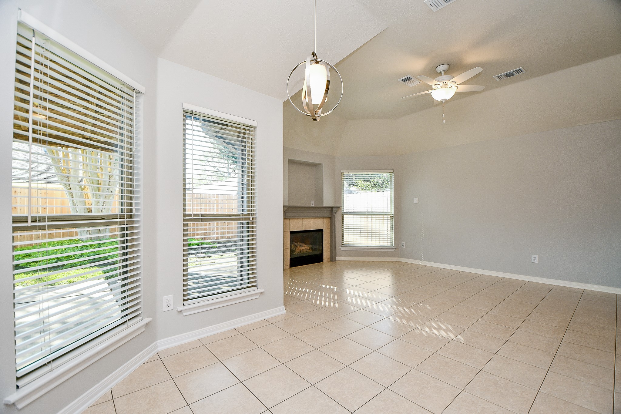 1816 Oak Lodge Drive Property Photo 12