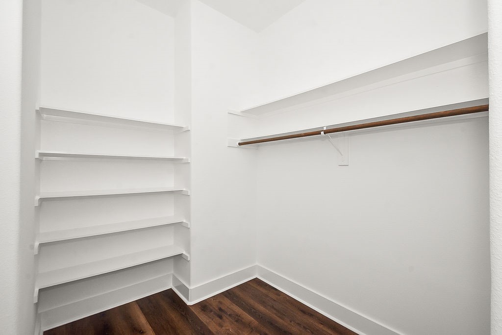 1121 W 17th Street B Property Photo 22
