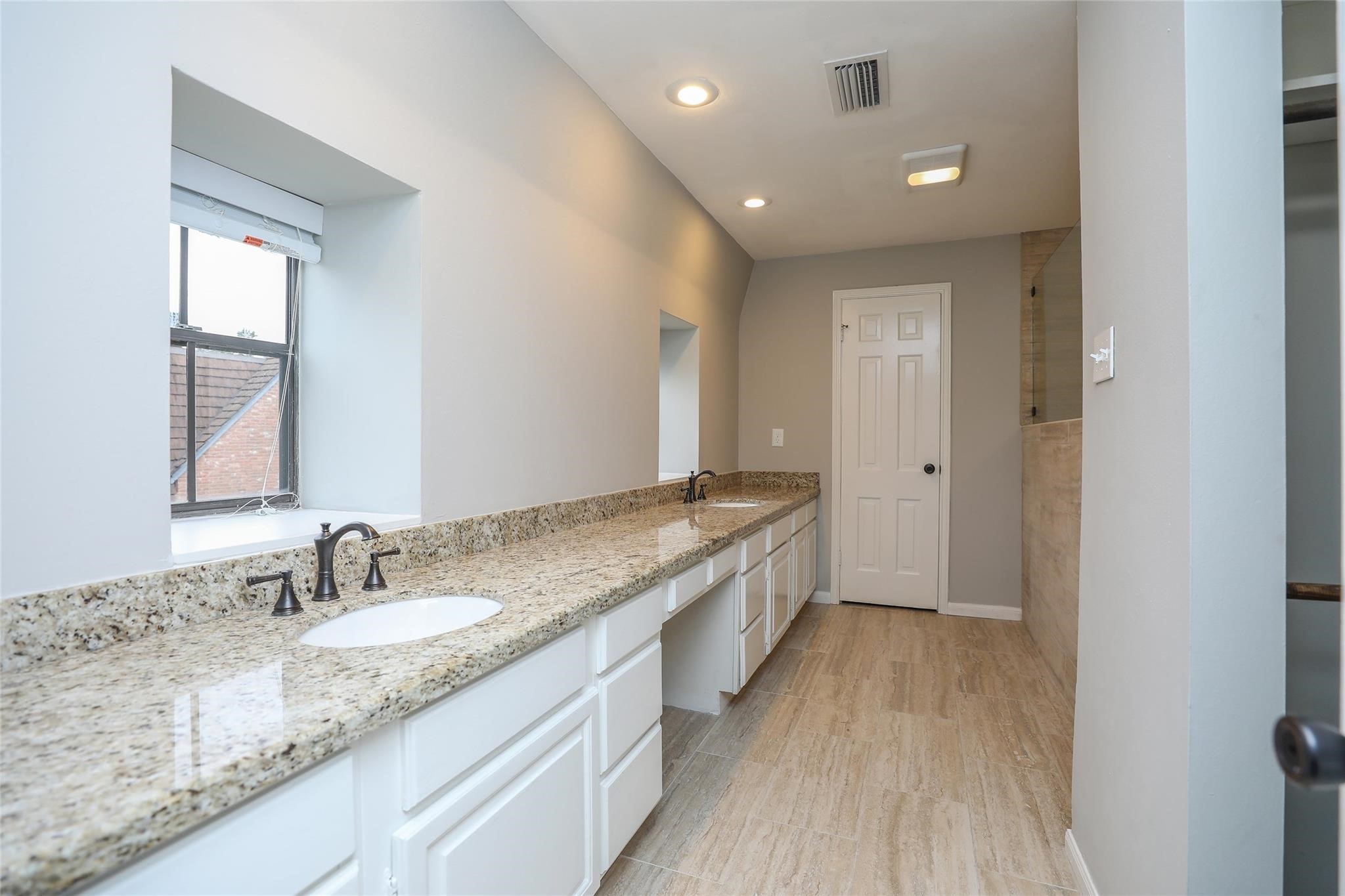 5370 Brownway Street D33 Property Photo 19