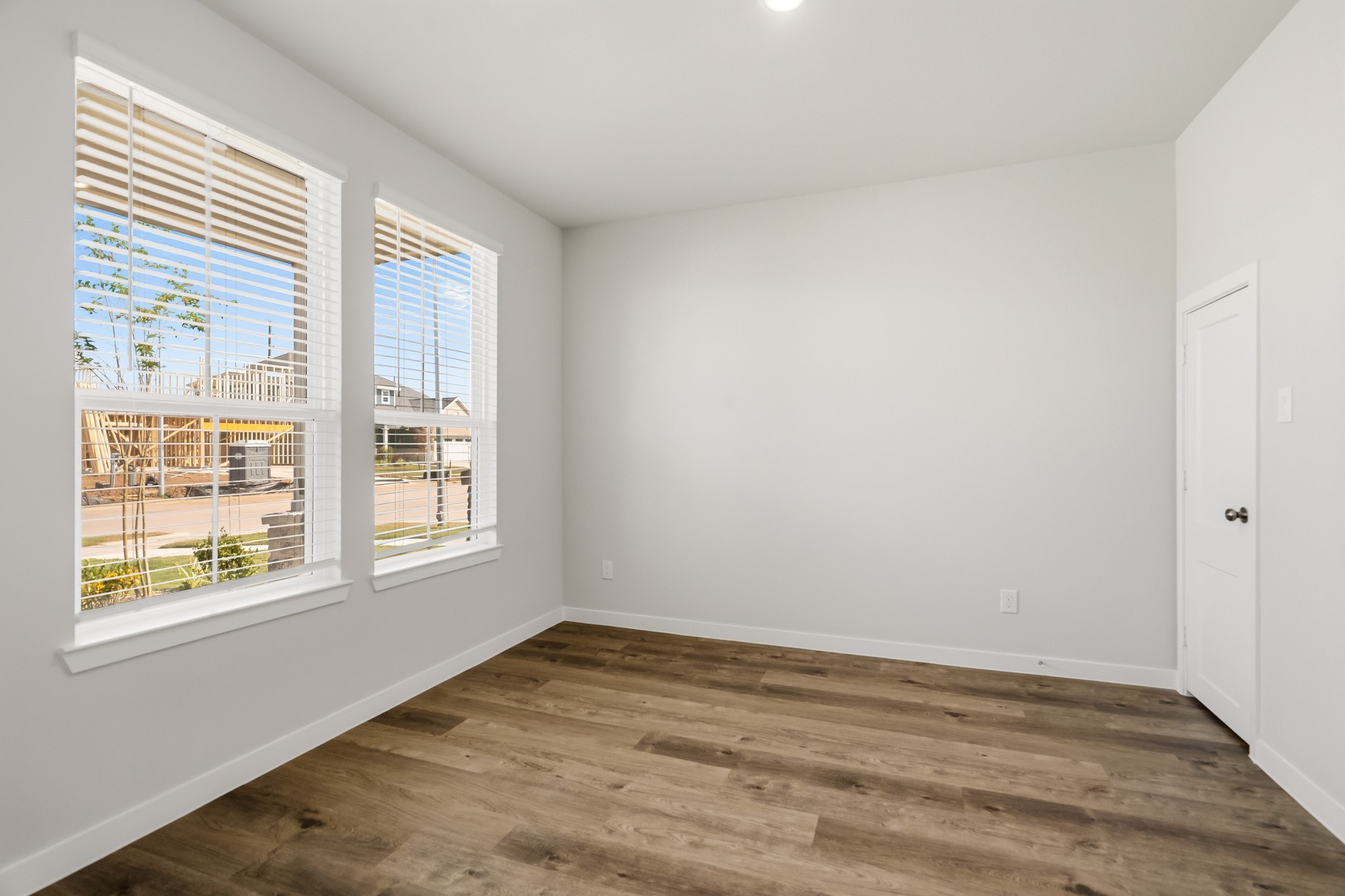 32403 Slender Spreadwing Drive Property Photo 7