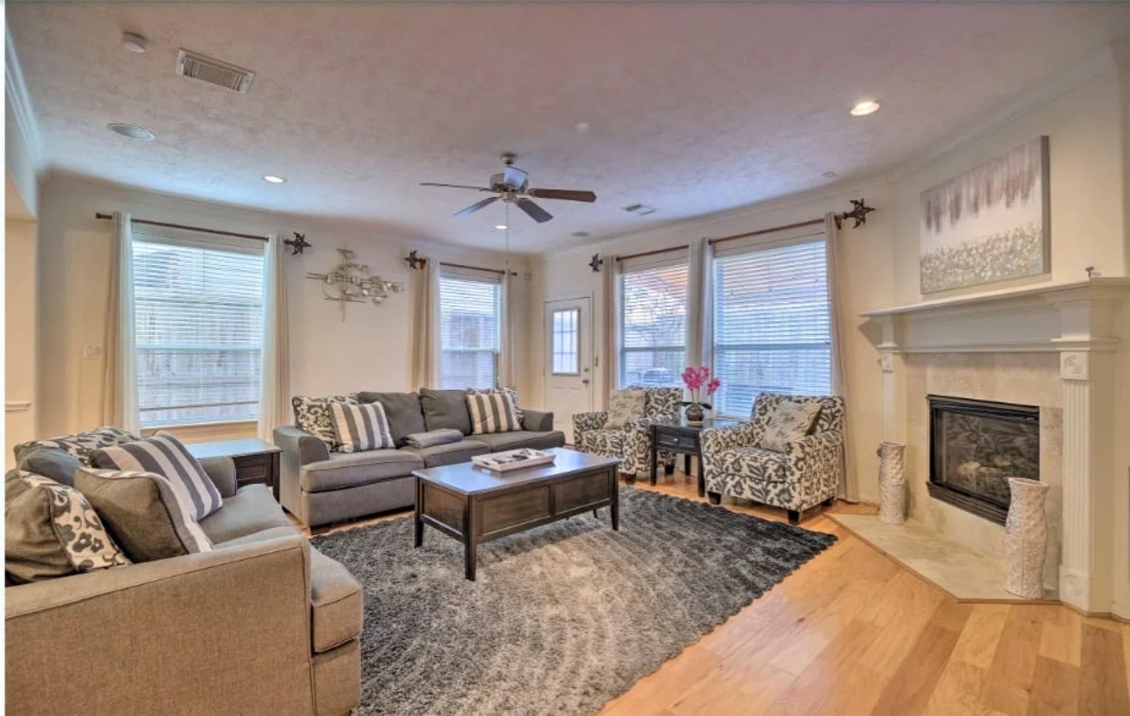 1006 Rochow Street A Property Photo 1