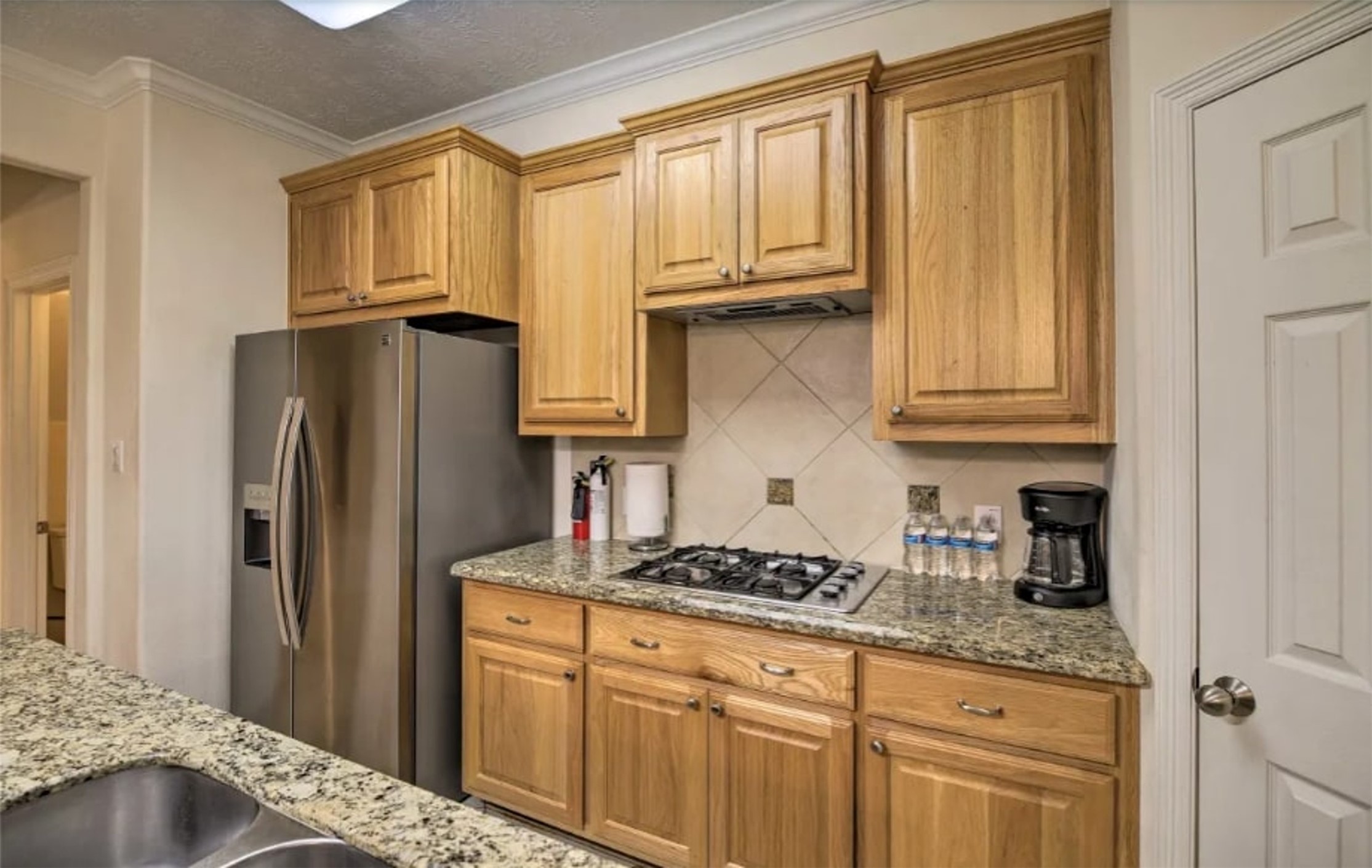 1006 Rochow Street A Property Photo 8