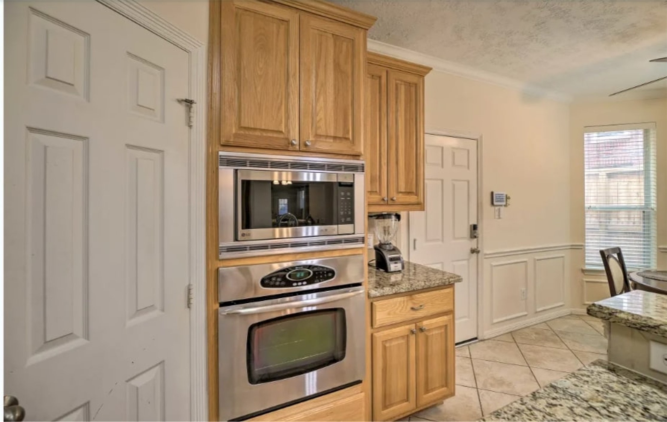 1006 Rochow Street A Property Photo 9