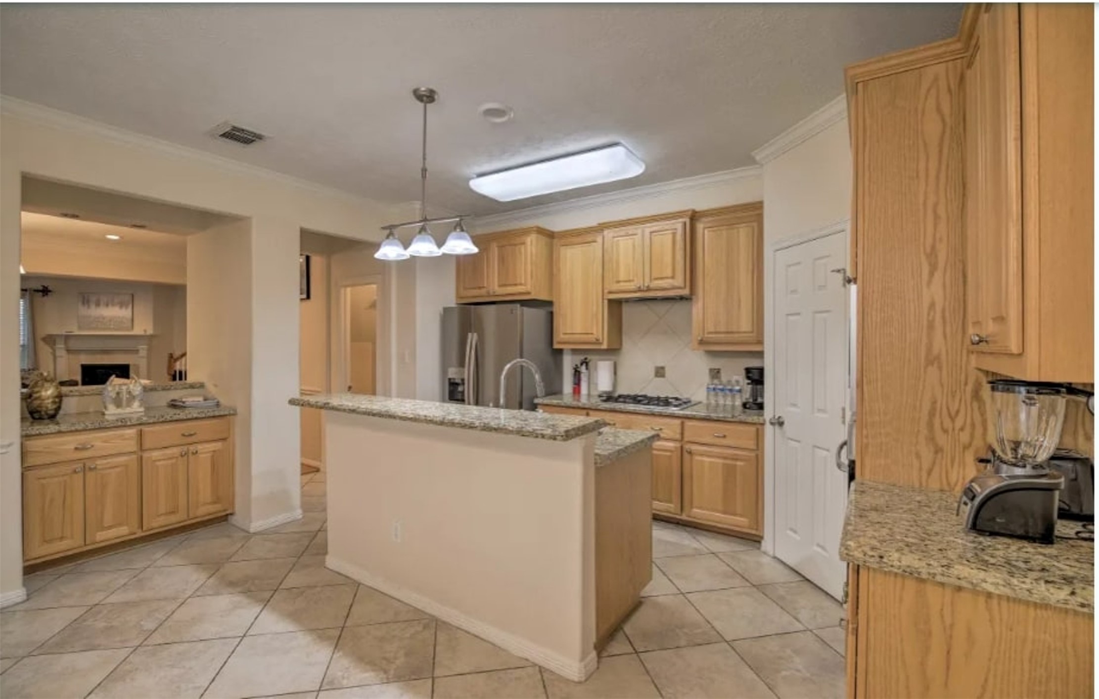 1006 Rochow Street A Property Photo 10