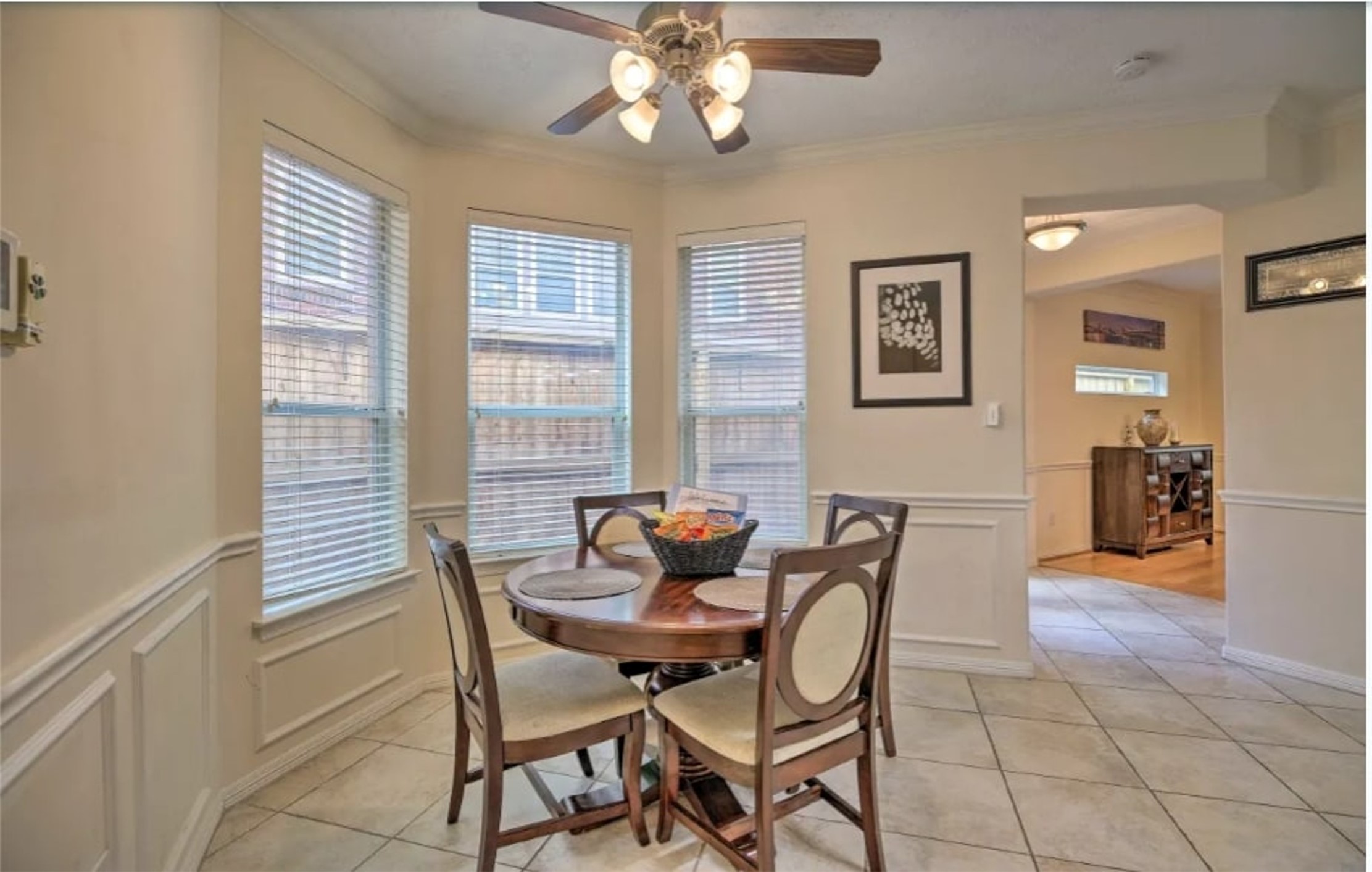 1006 Rochow Street A Property Photo 11