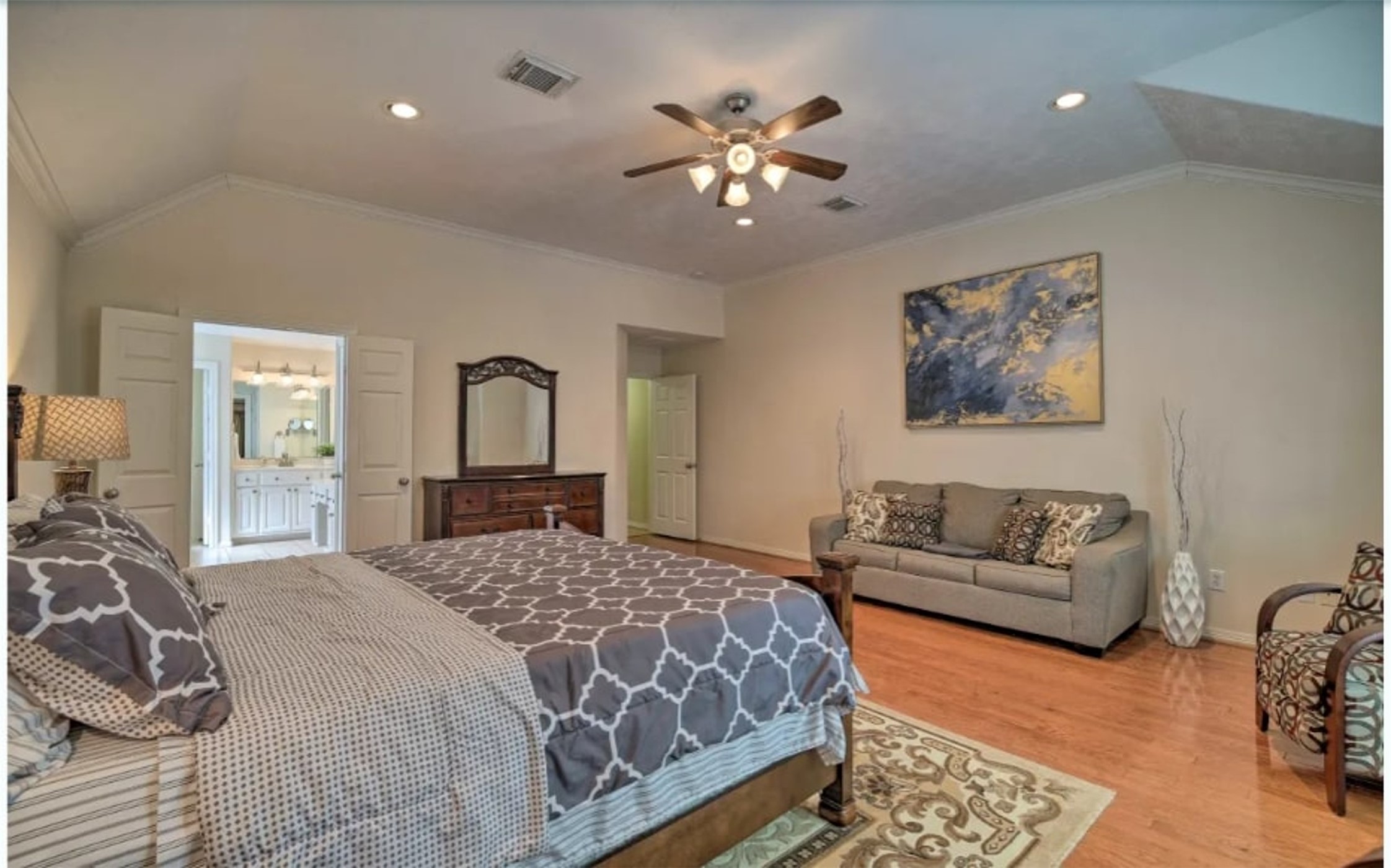 1006 Rochow Street A Property Photo 17