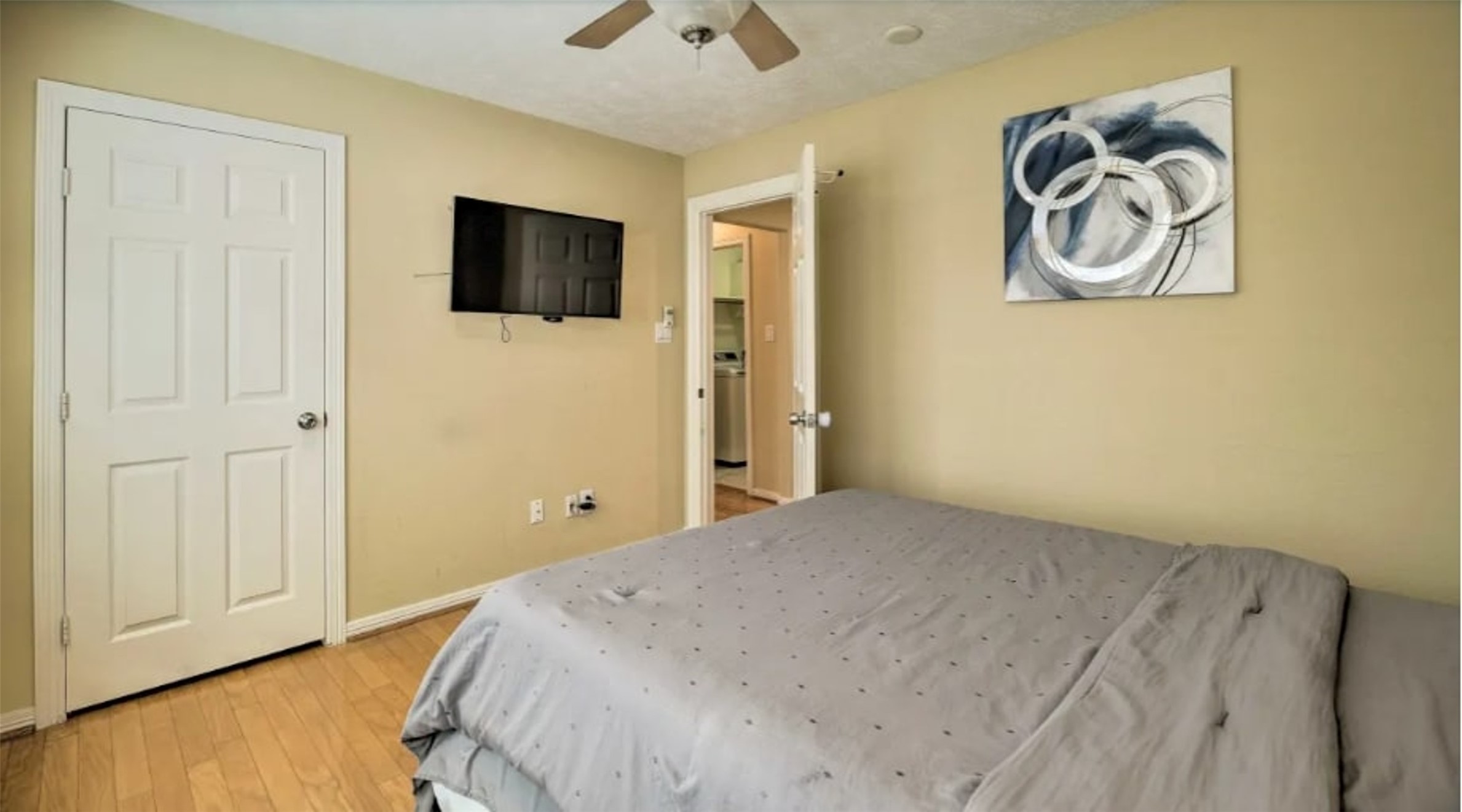 1006 Rochow Street A Property Photo 21