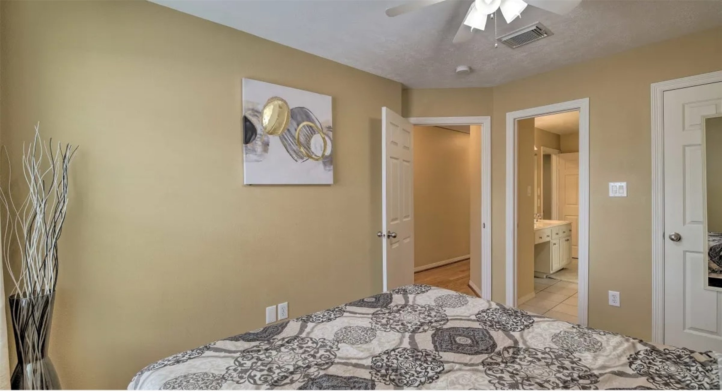 1006 Rochow Street A Property Photo 26