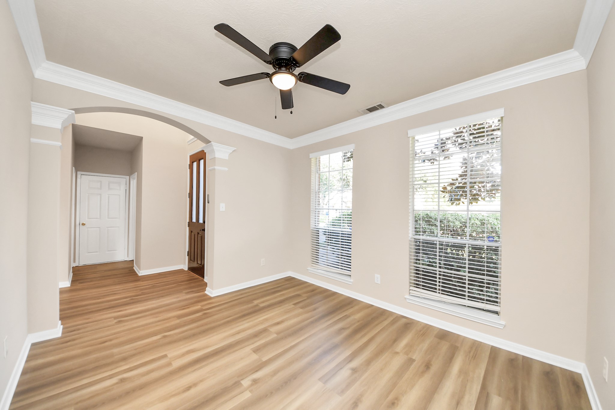 11918 Helene Court Property Photo 9