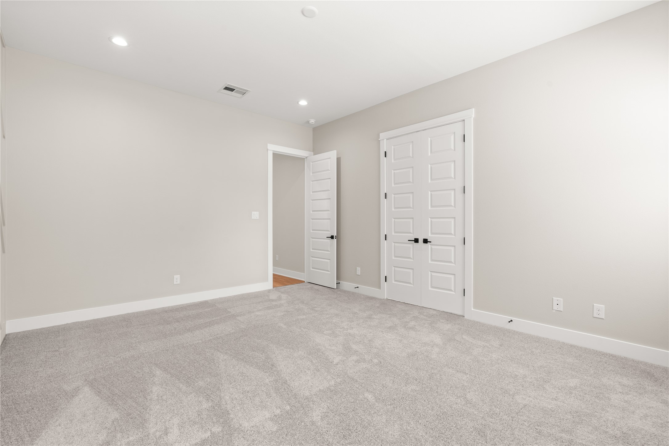 5925 Wheatley Lane Property Photo 19