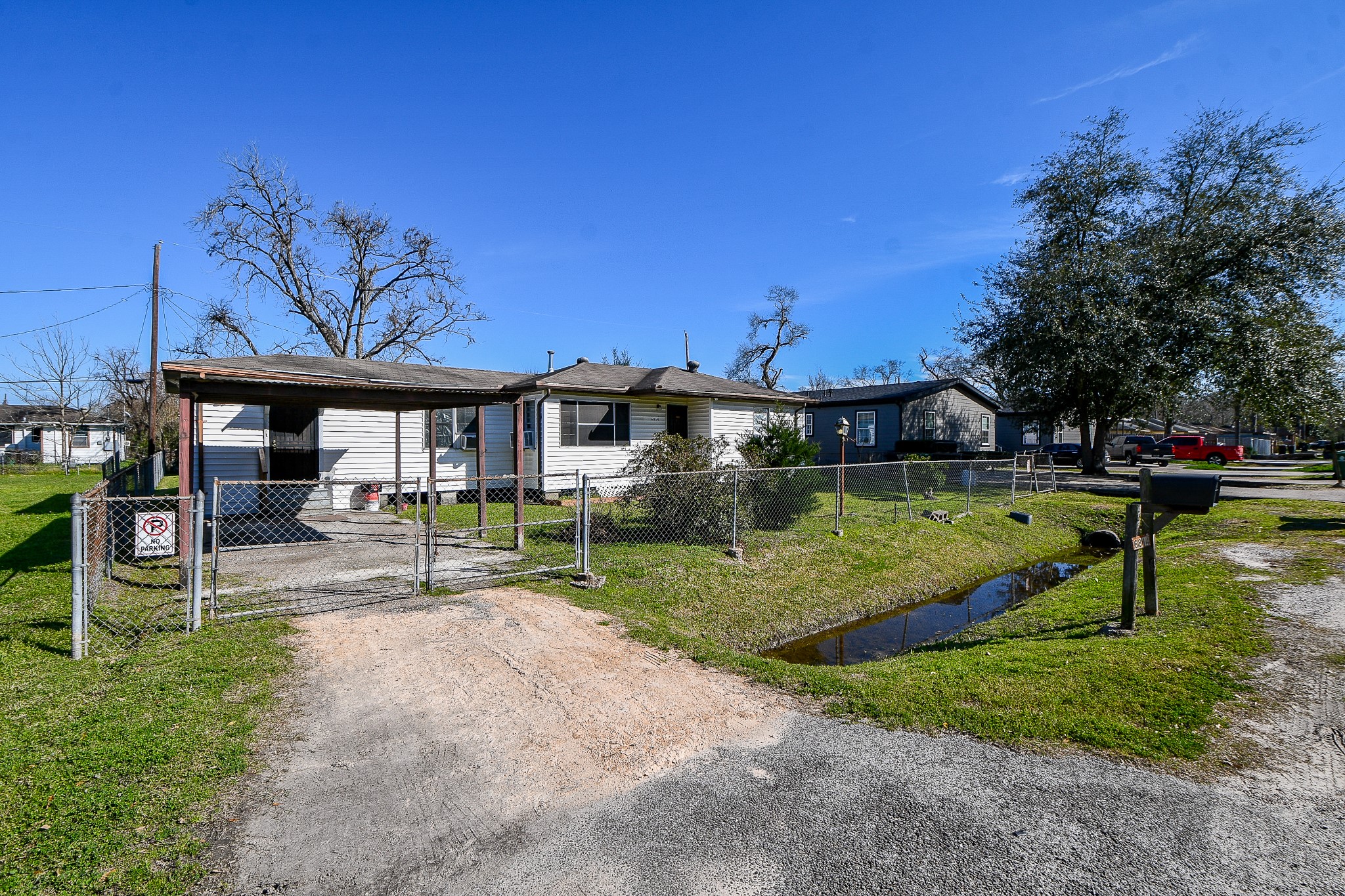6814 Covington Drive Property Photo 1