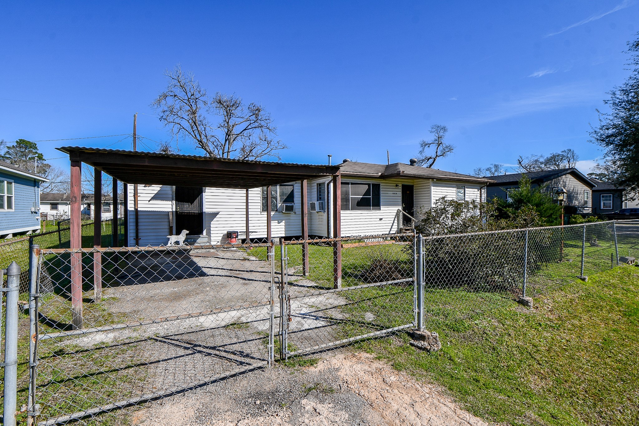 6814 Covington Drive Property Photo 3