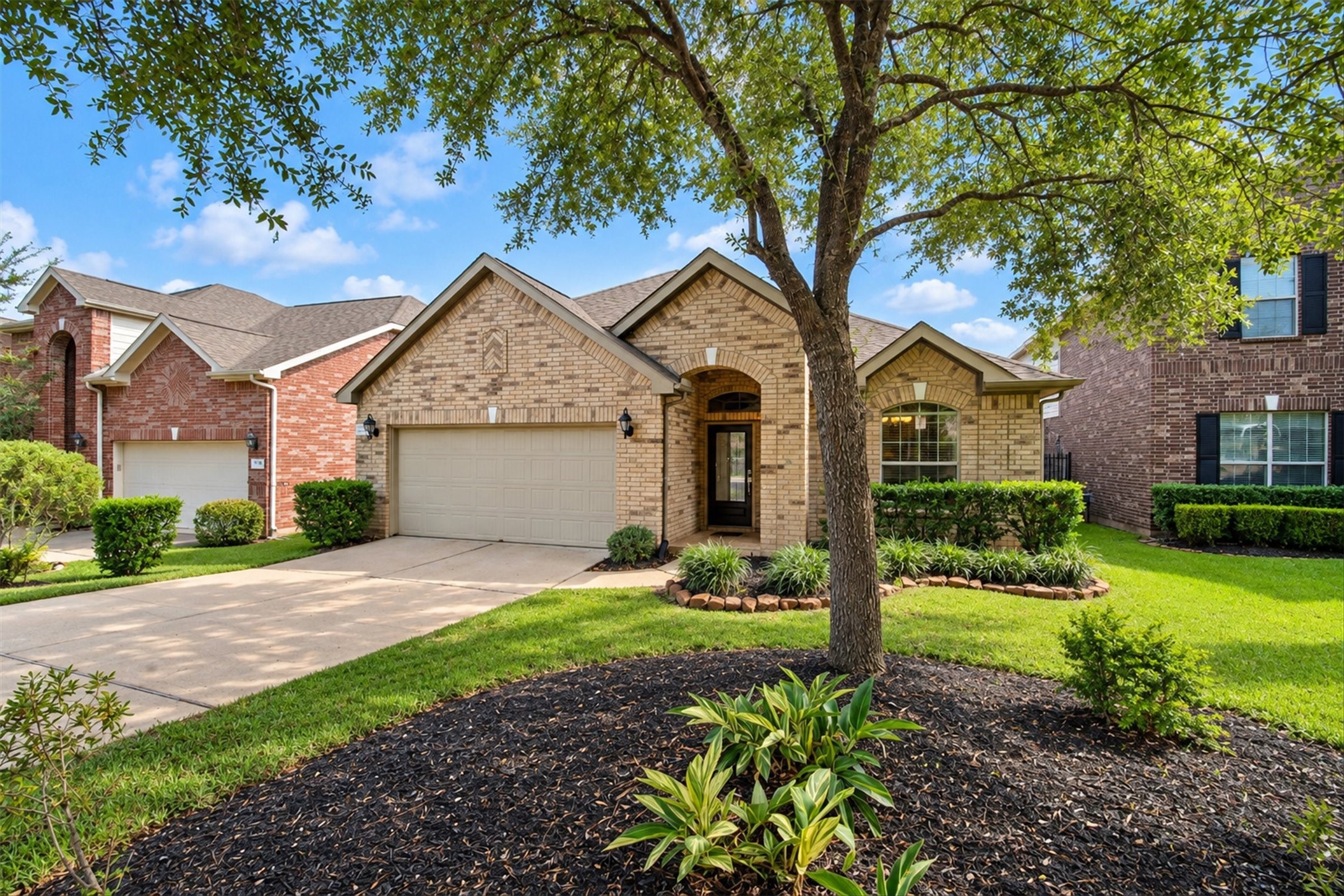 42 Black Swan Court Property Photo 1
