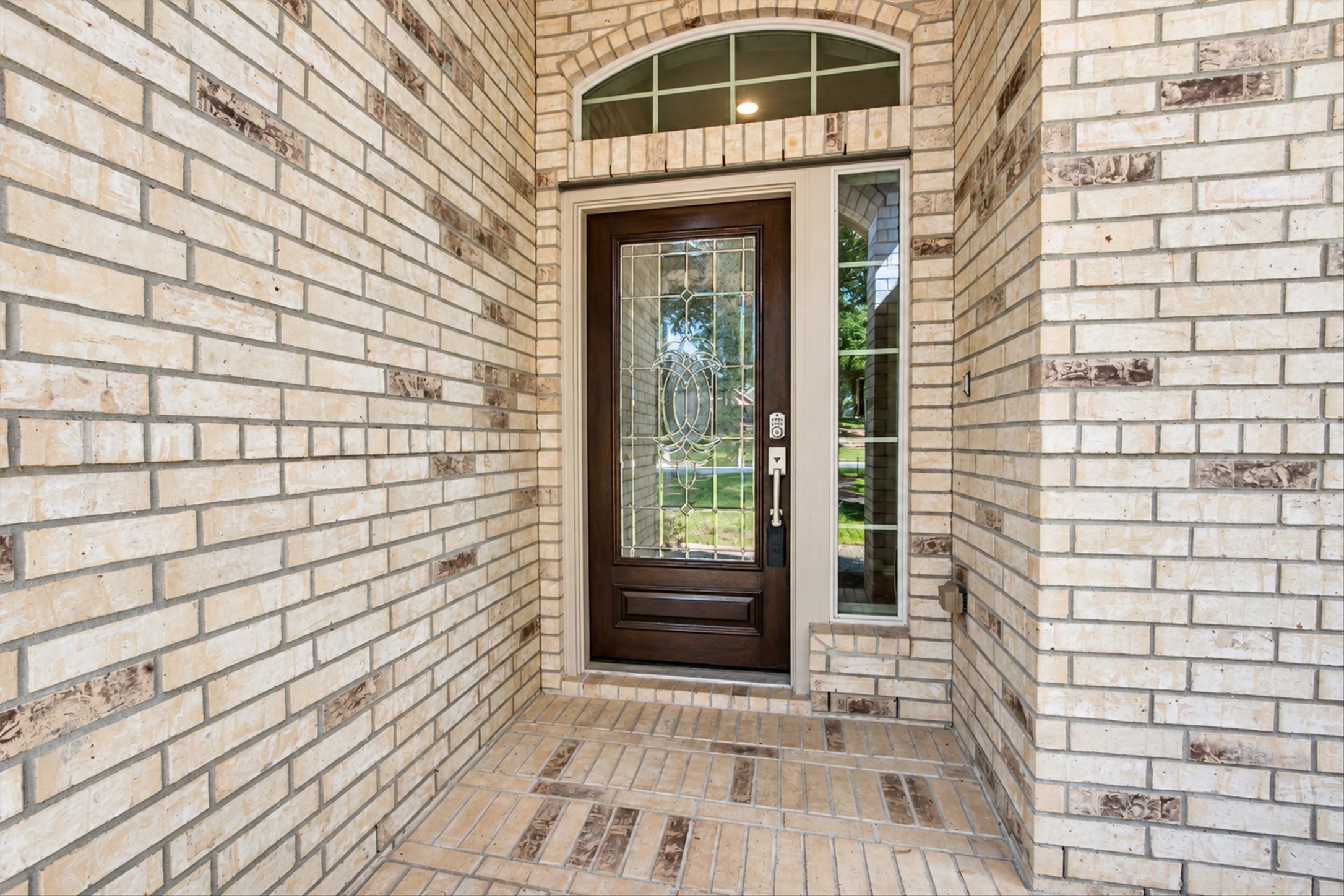 42 Black Swan Court Property Photo 2