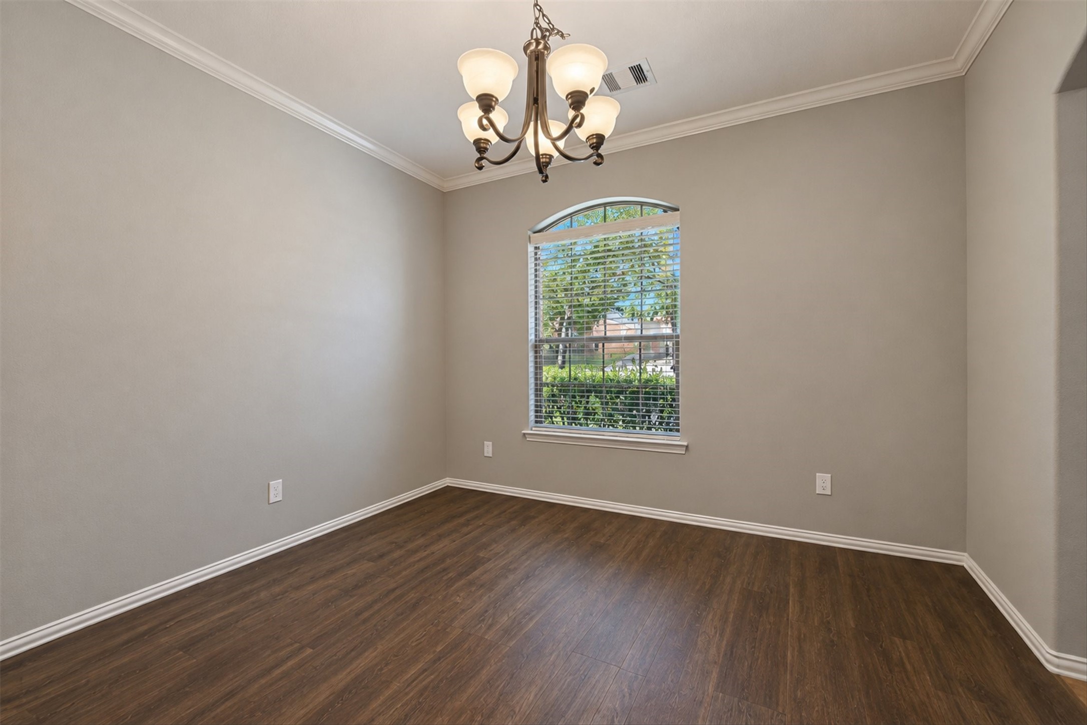 42 Black Swan Court Property Photo 7