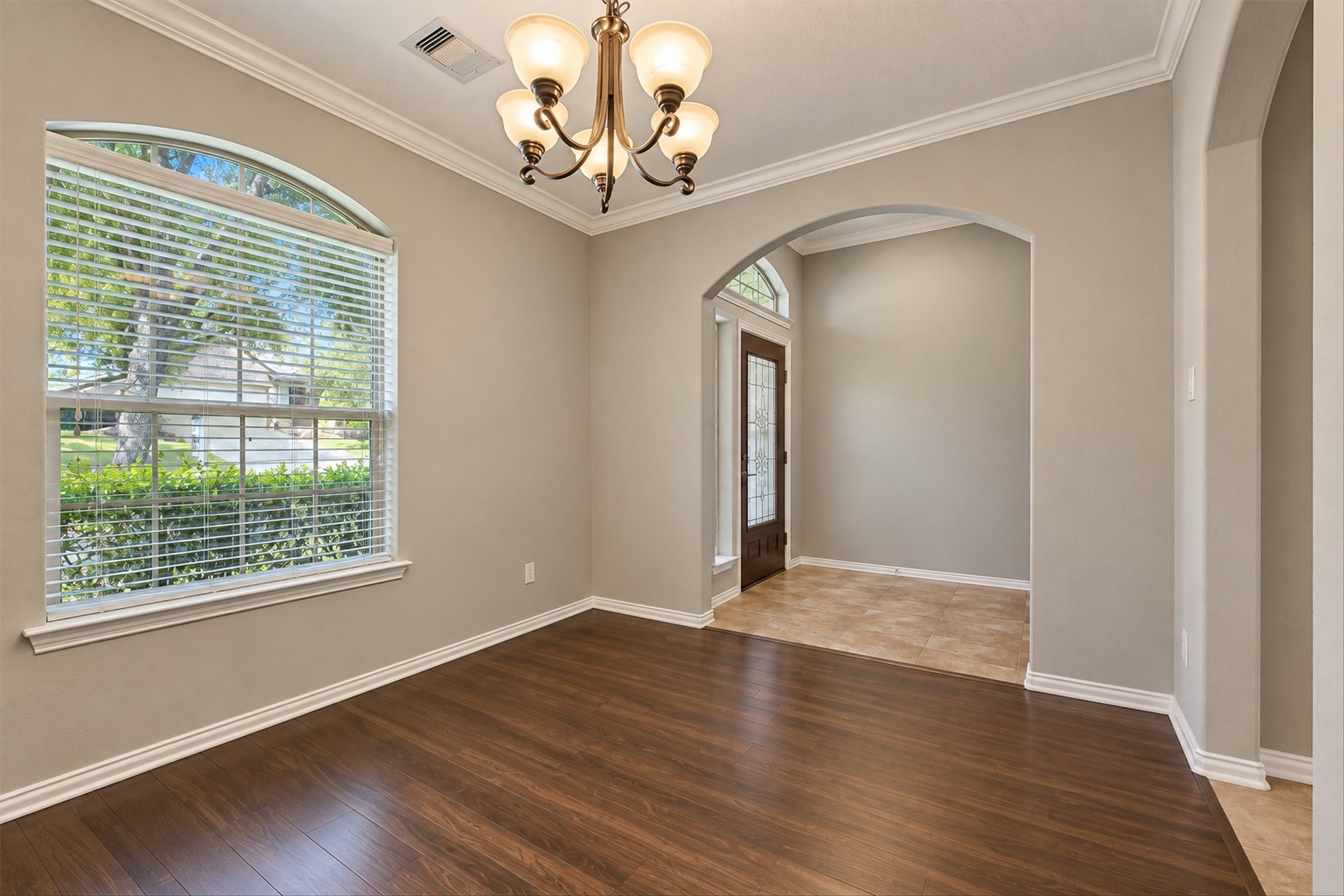42 Black Swan Court Property Photo 8