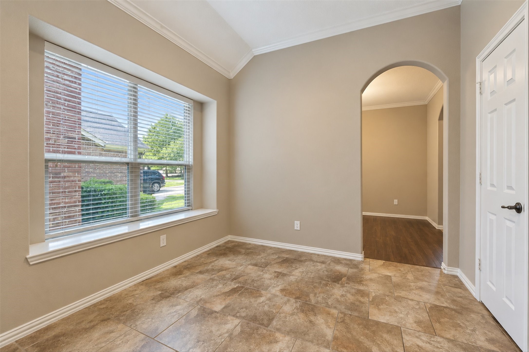 42 Black Swan Court Property Photo 11