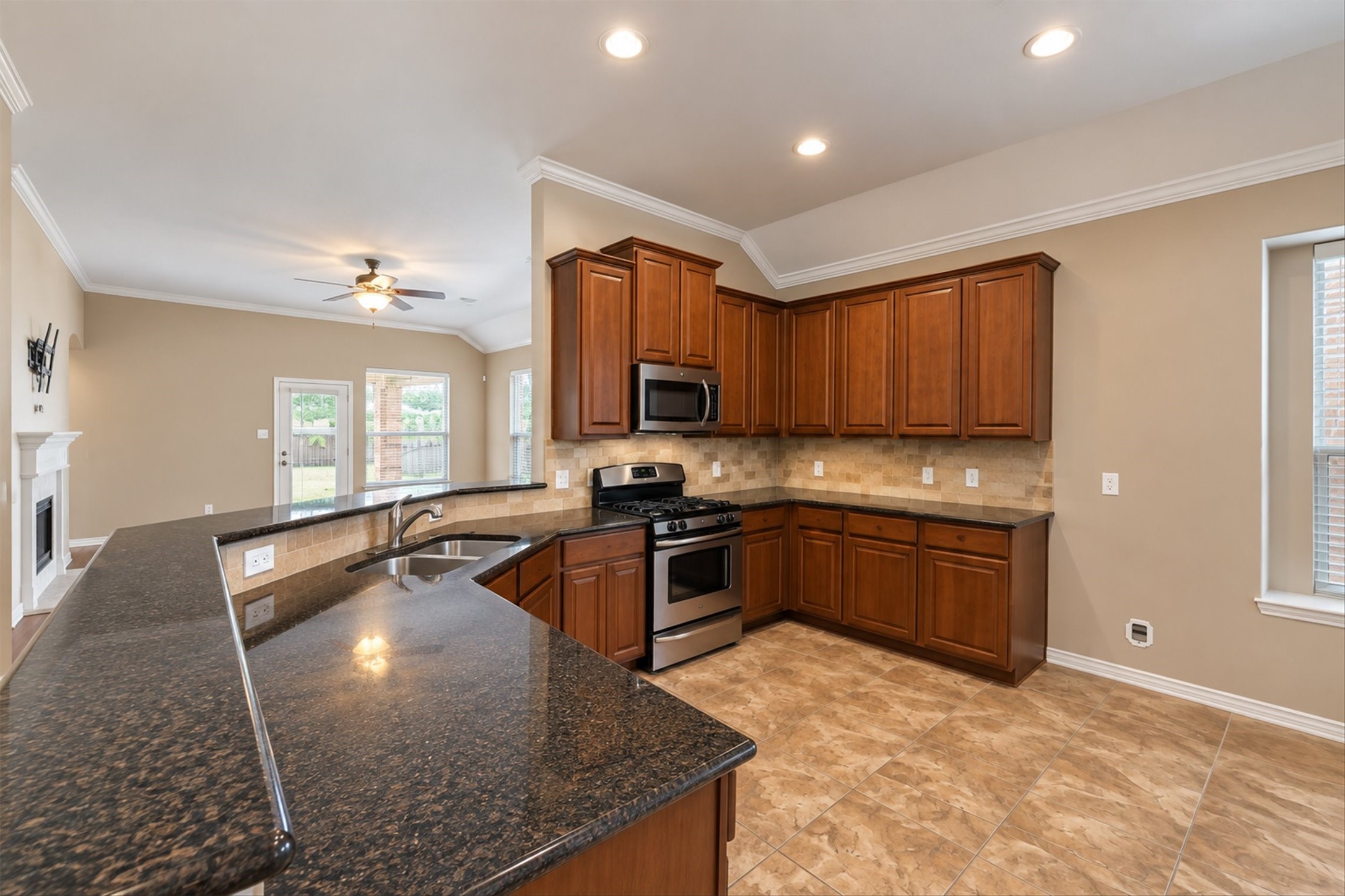 42 Black Swan Court Property Photo 13