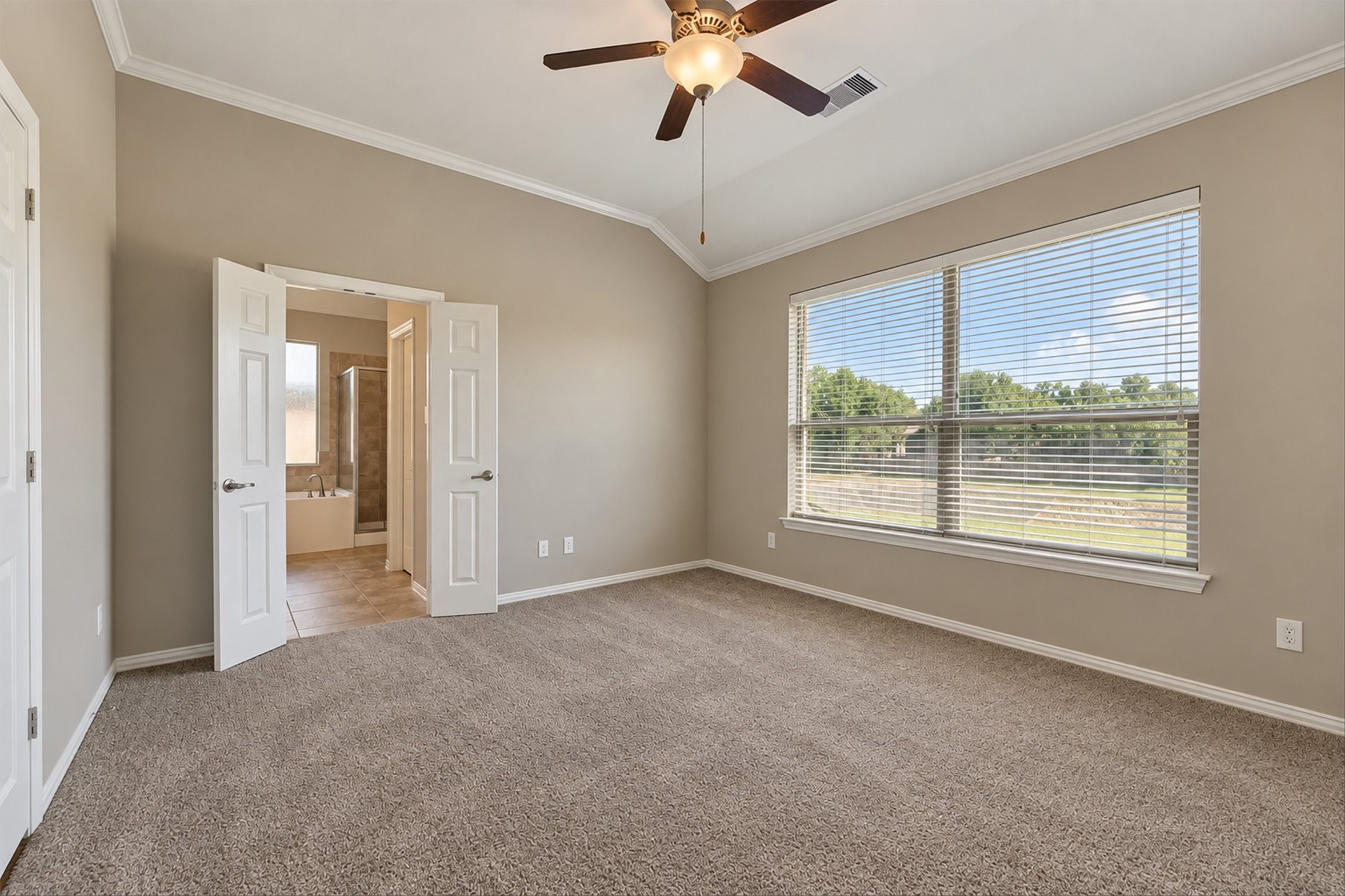 42 Black Swan Court Property Photo 22