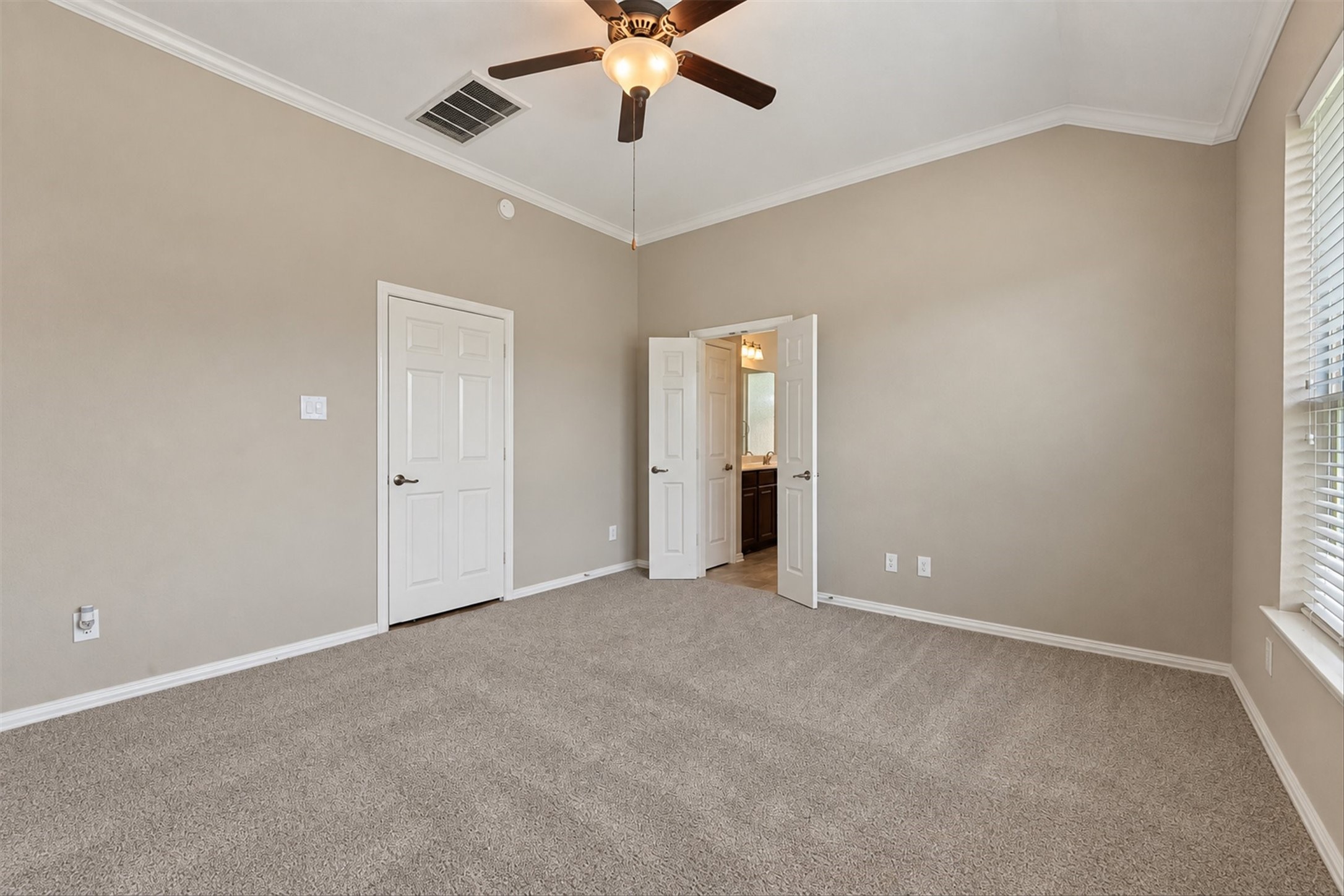 42 Black Swan Court Property Photo 26