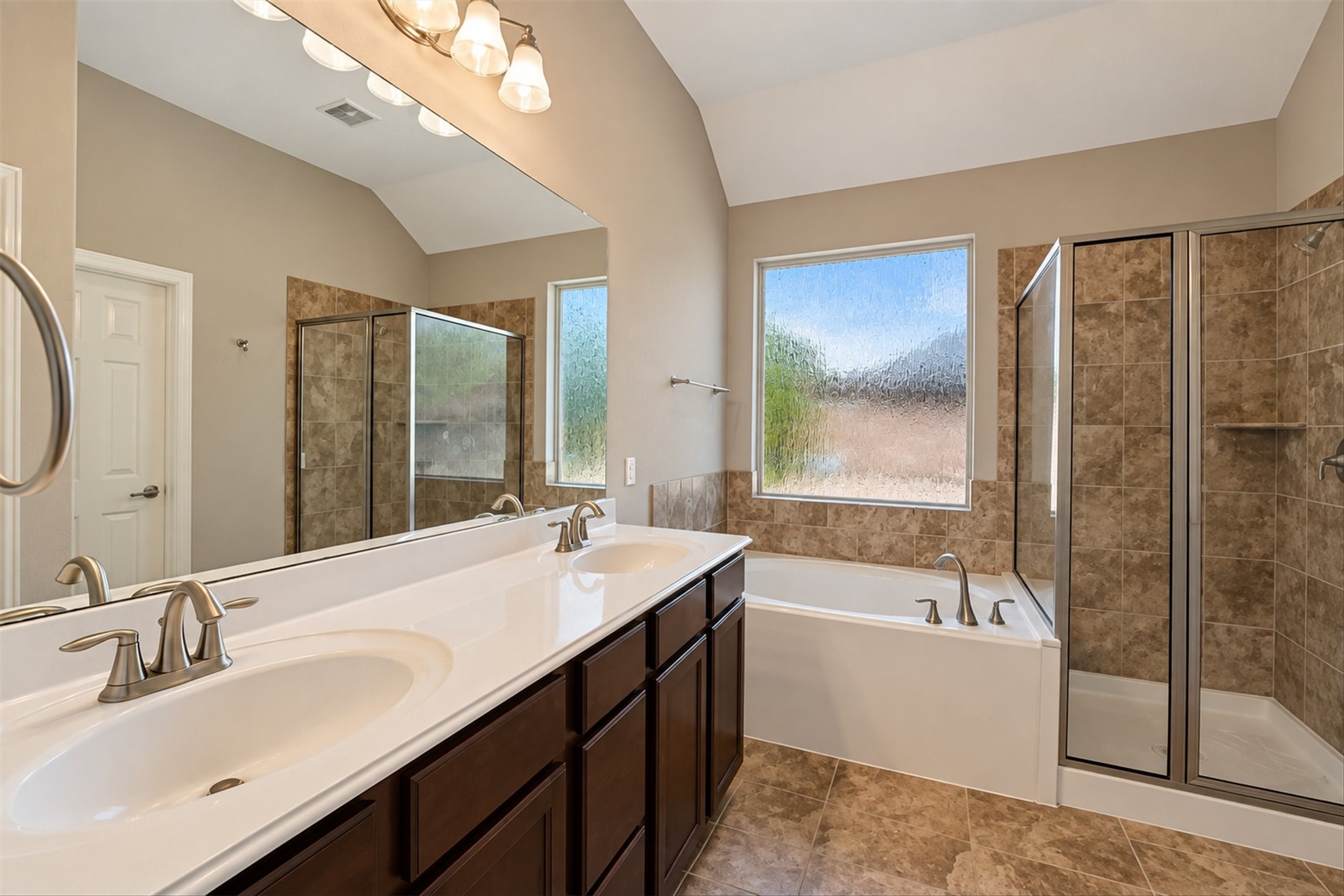 42 Black Swan Court Property Photo 28