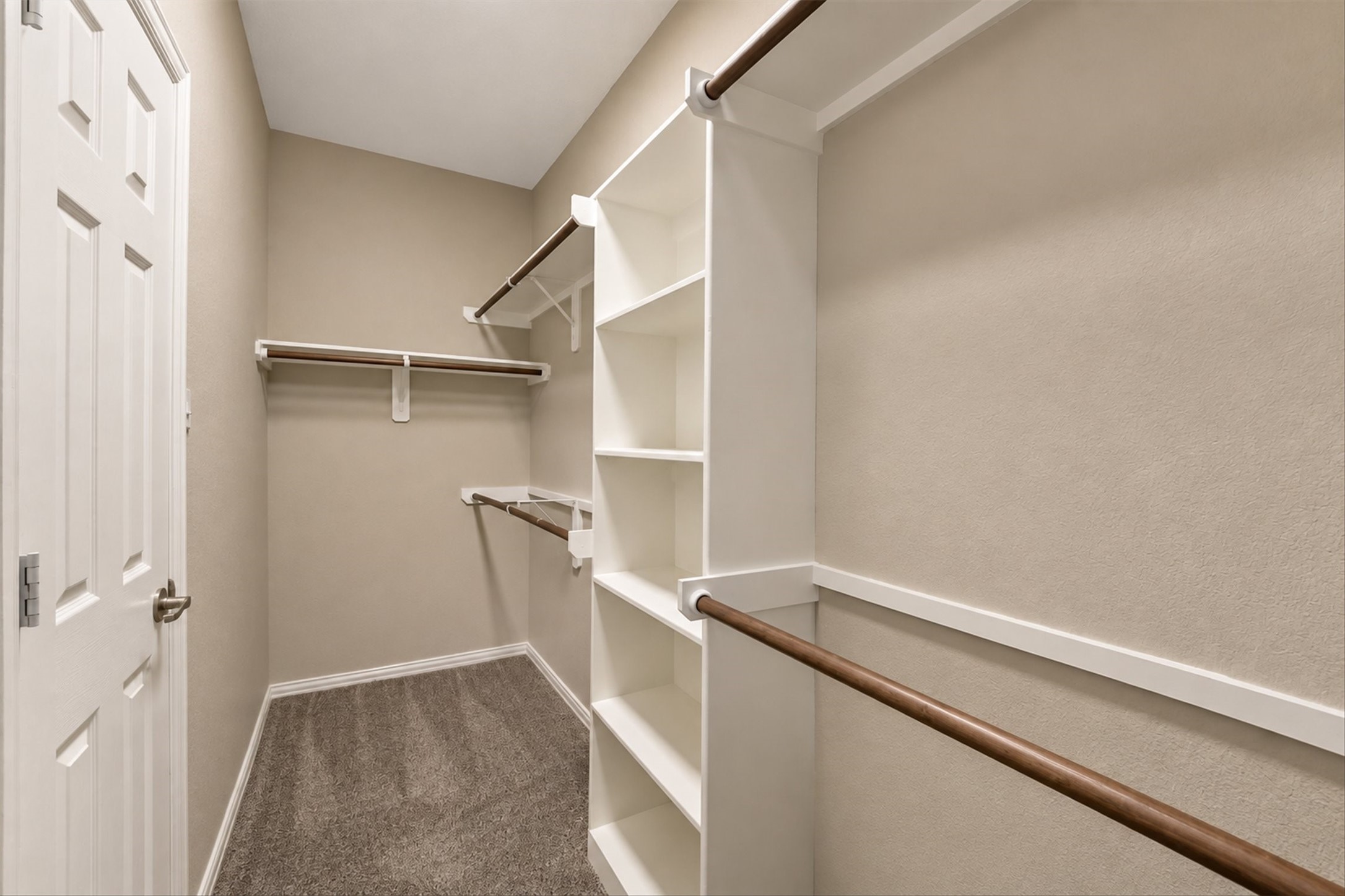 42 Black Swan Court Property Photo 31