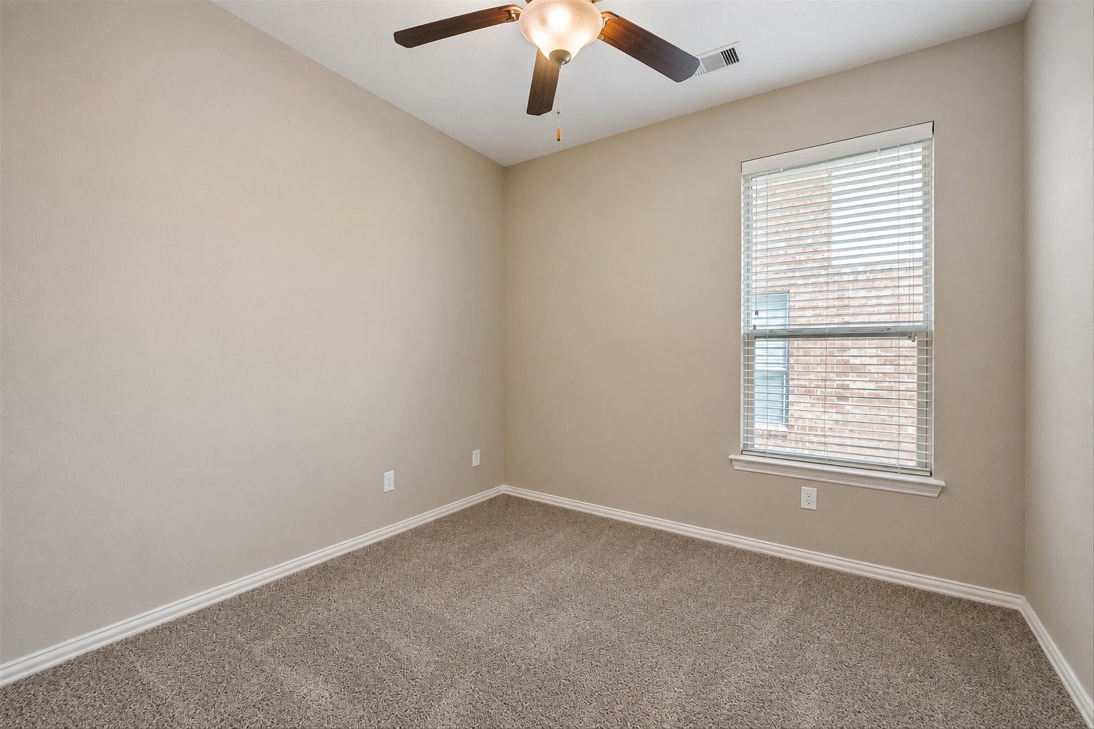 42 Black Swan Court Property Photo 32