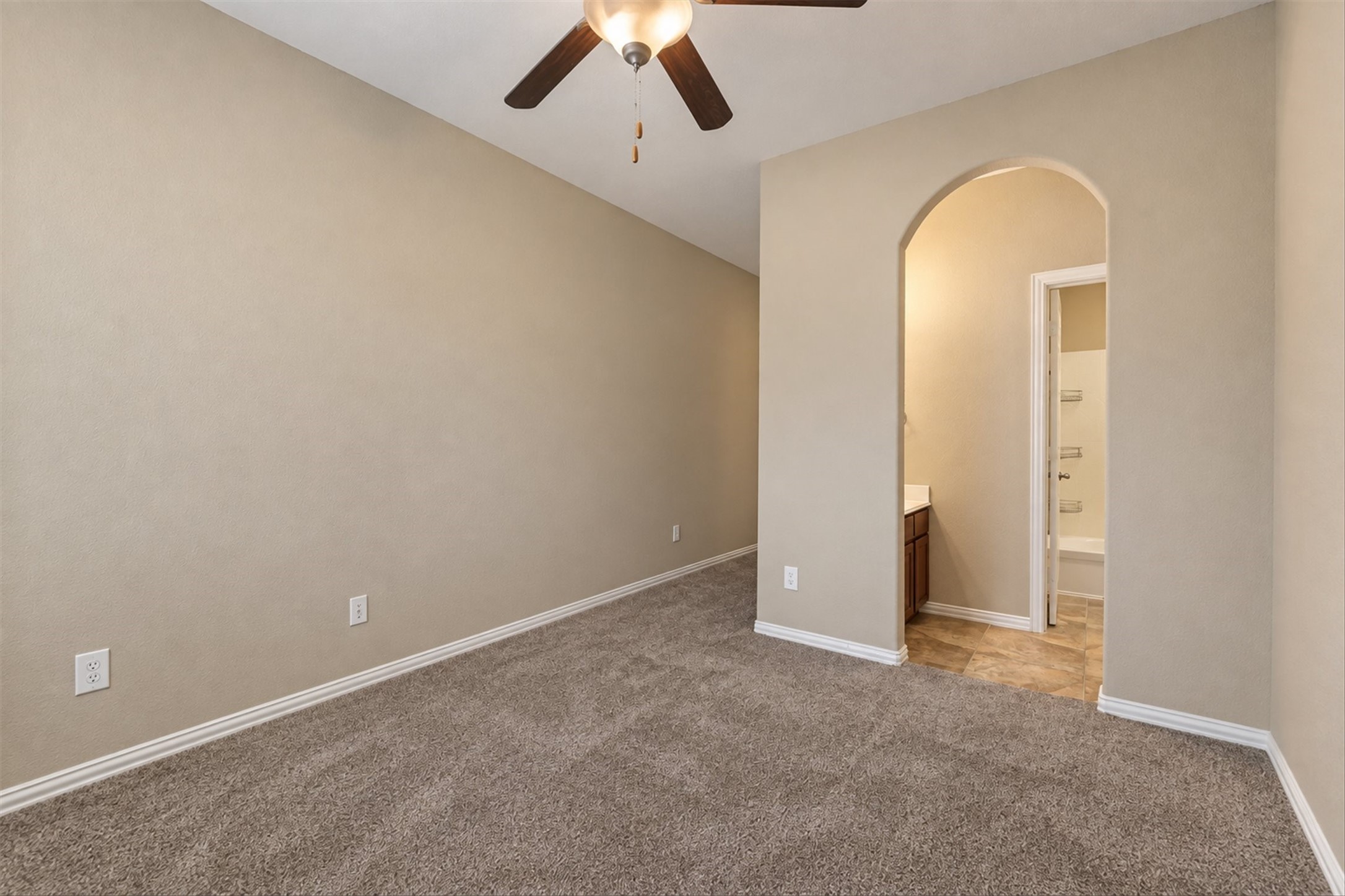 42 Black Swan Court Property Photo 33