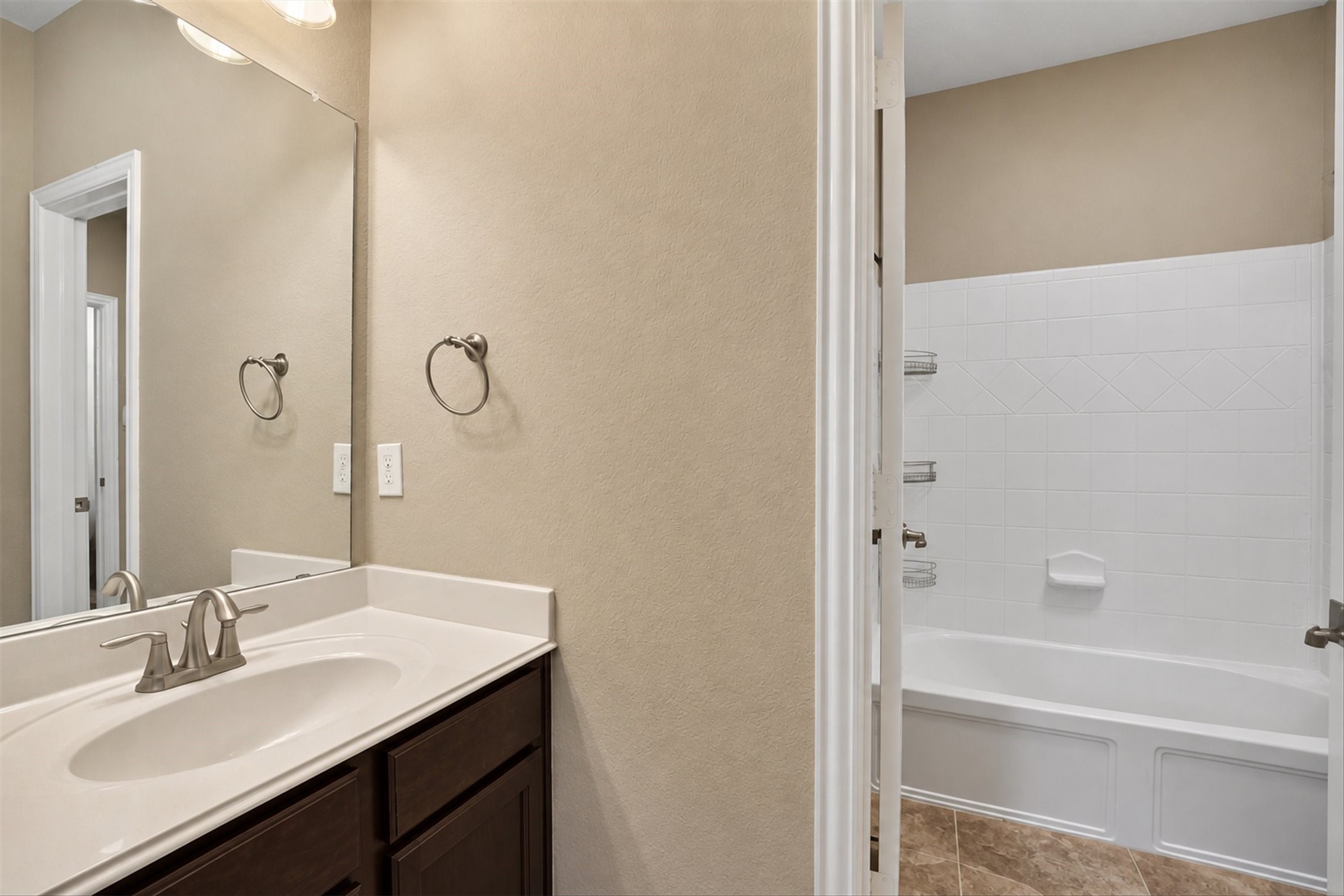 42 Black Swan Court Property Photo 35