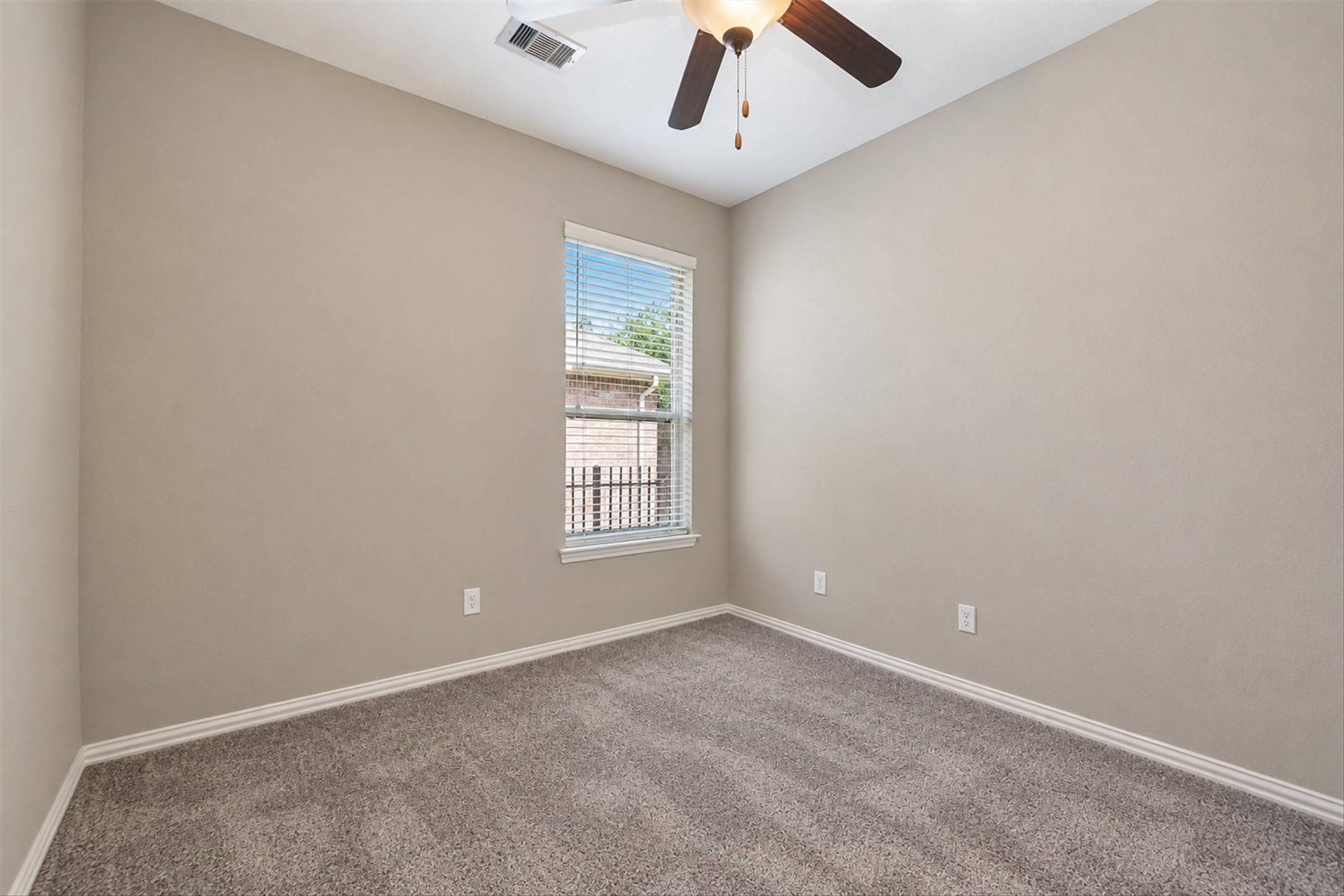 42 Black Swan Court Property Photo 38