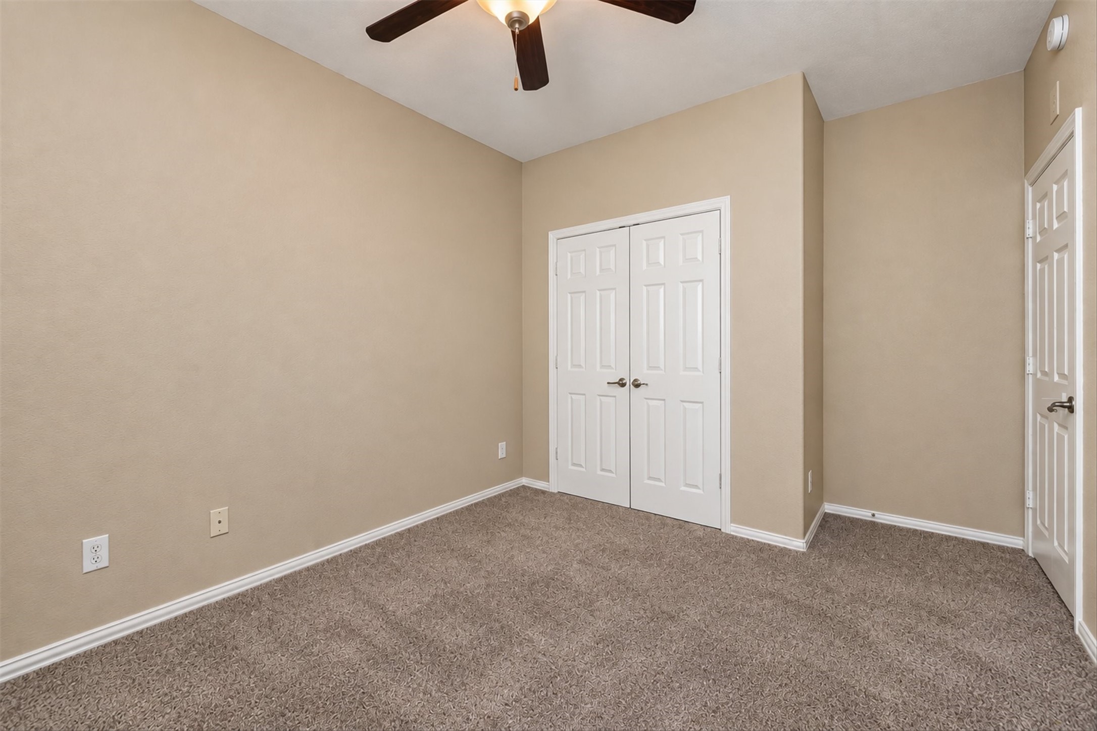 42 Black Swan Court Property Photo 40