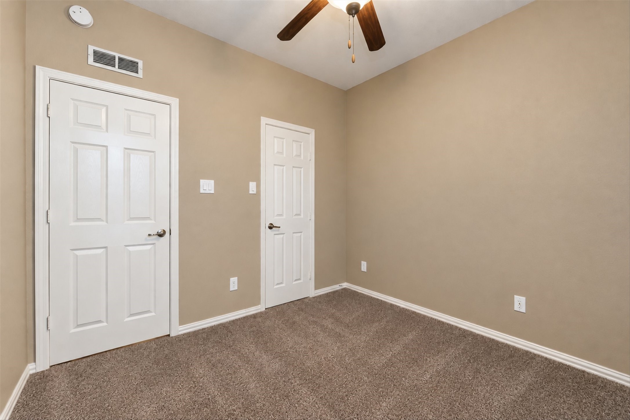 42 Black Swan Court Property Photo 41